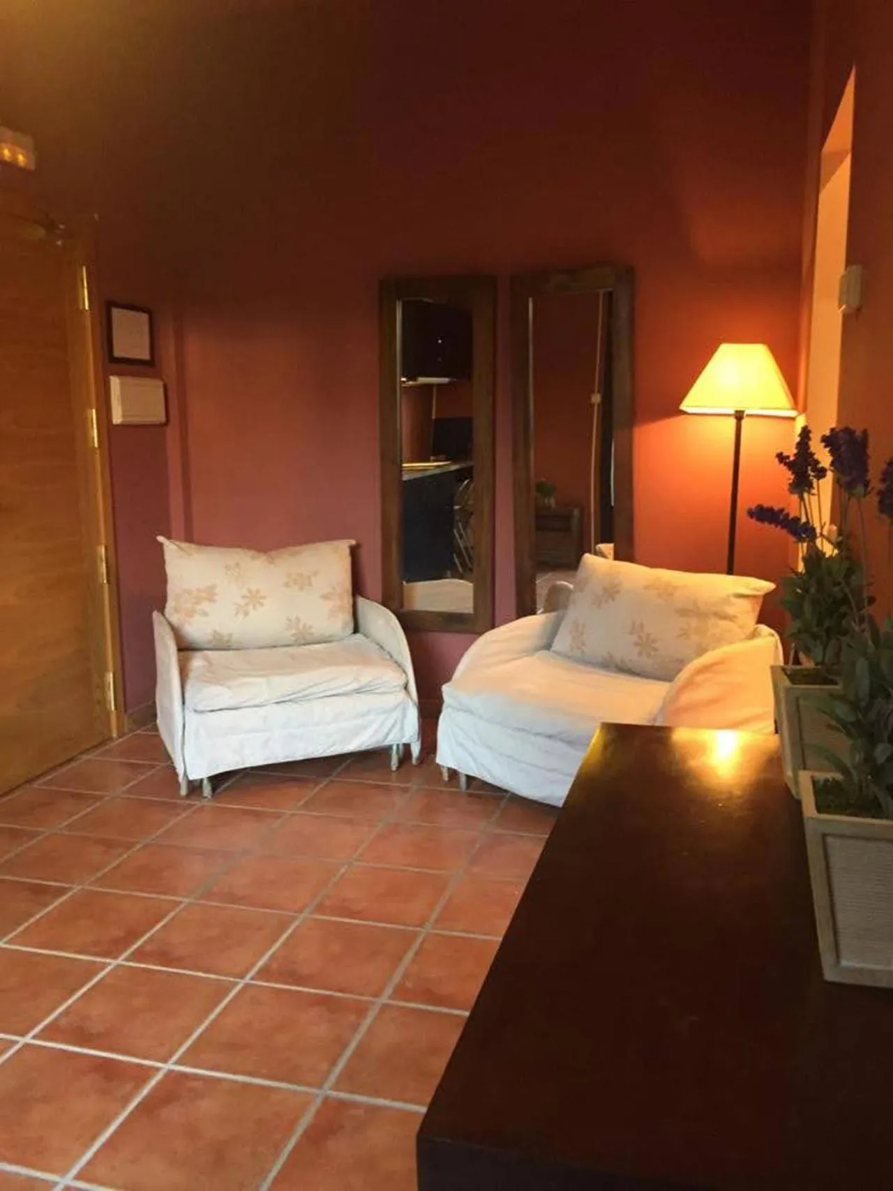 Living room, Bed in Hotel Rural El Jardin de la Hilaria
