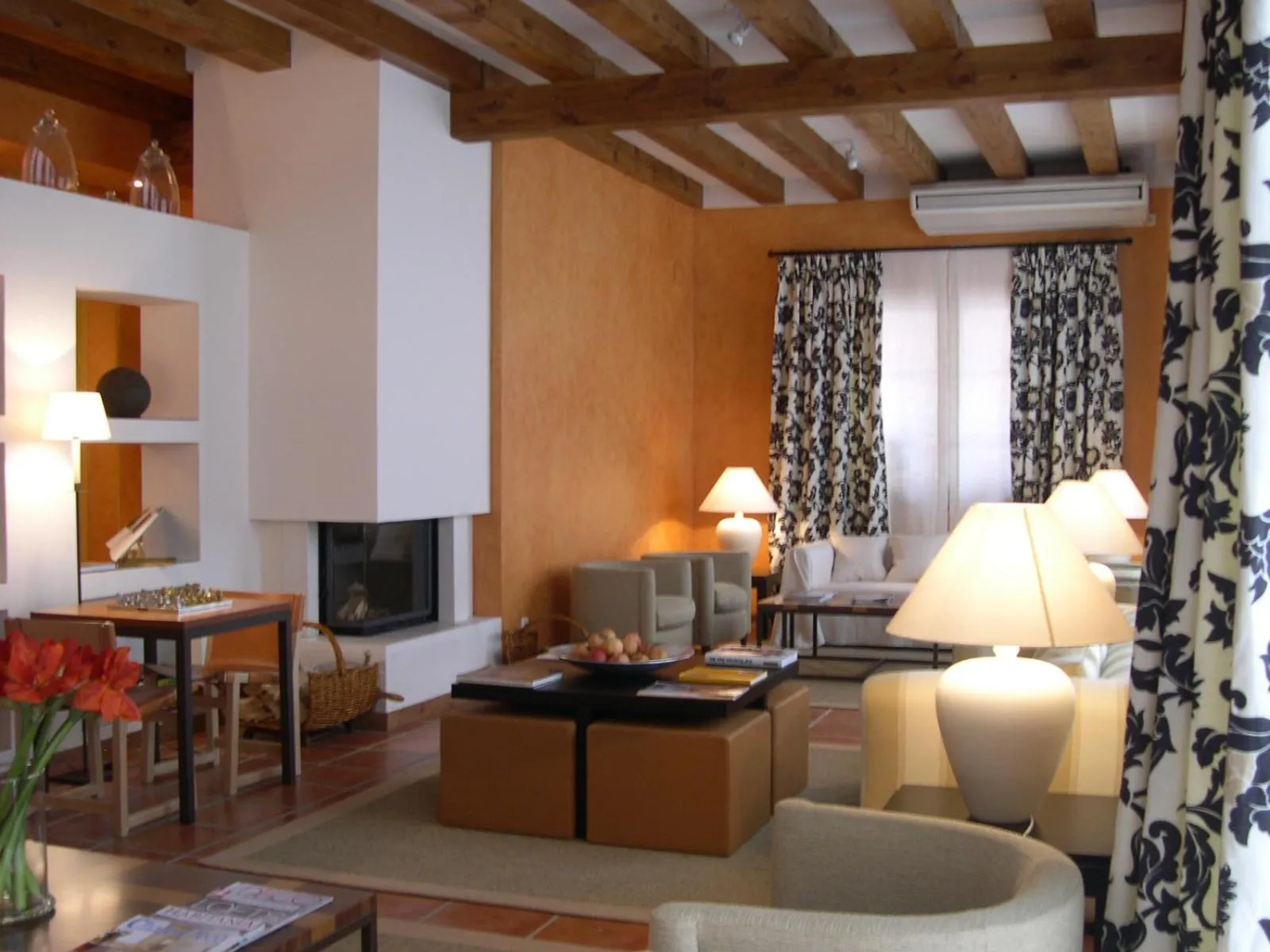 Communal lounge/ TV room in Hotel Rural El Jardin de la Hilaria