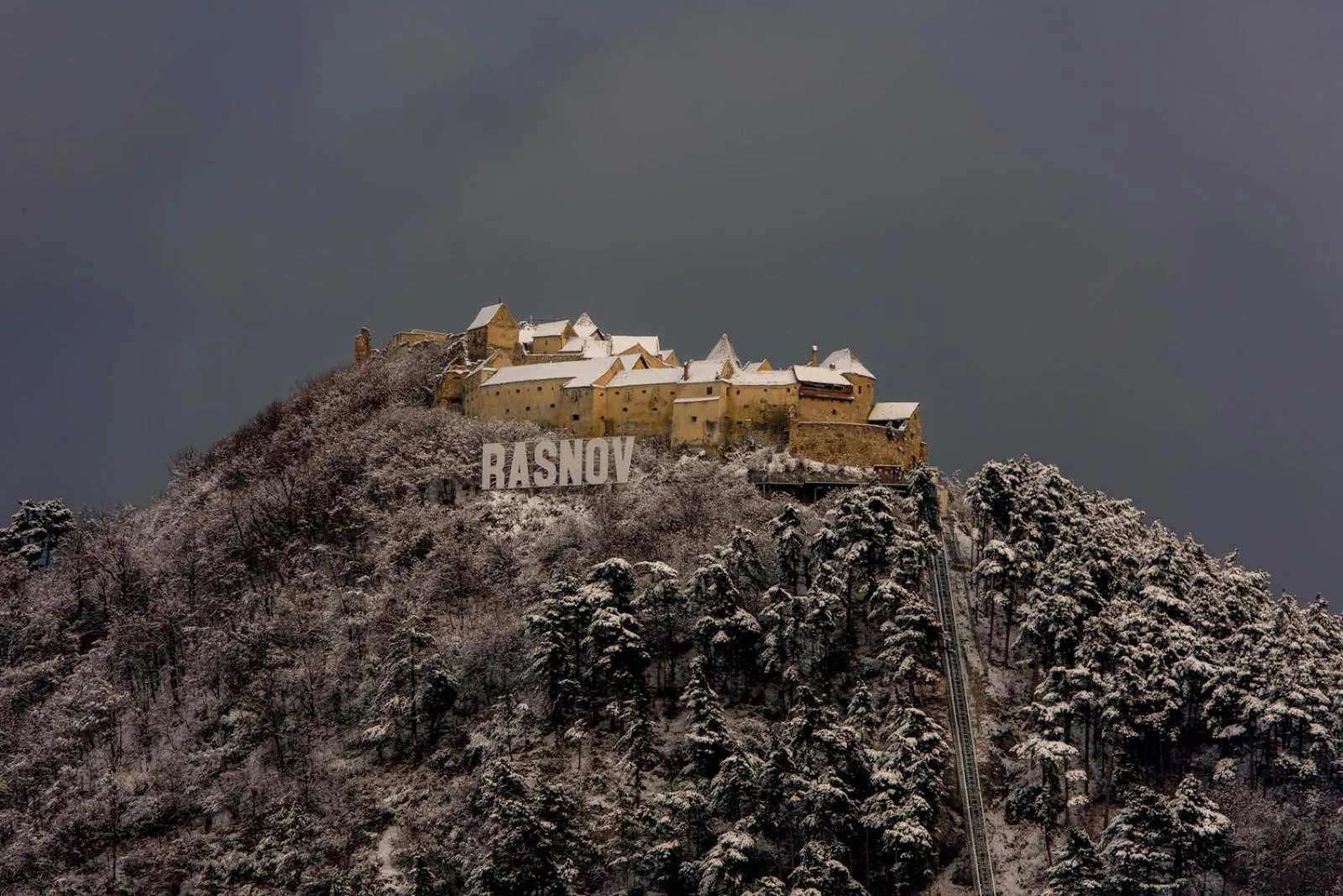 View (from property/room) in Complex Panicel