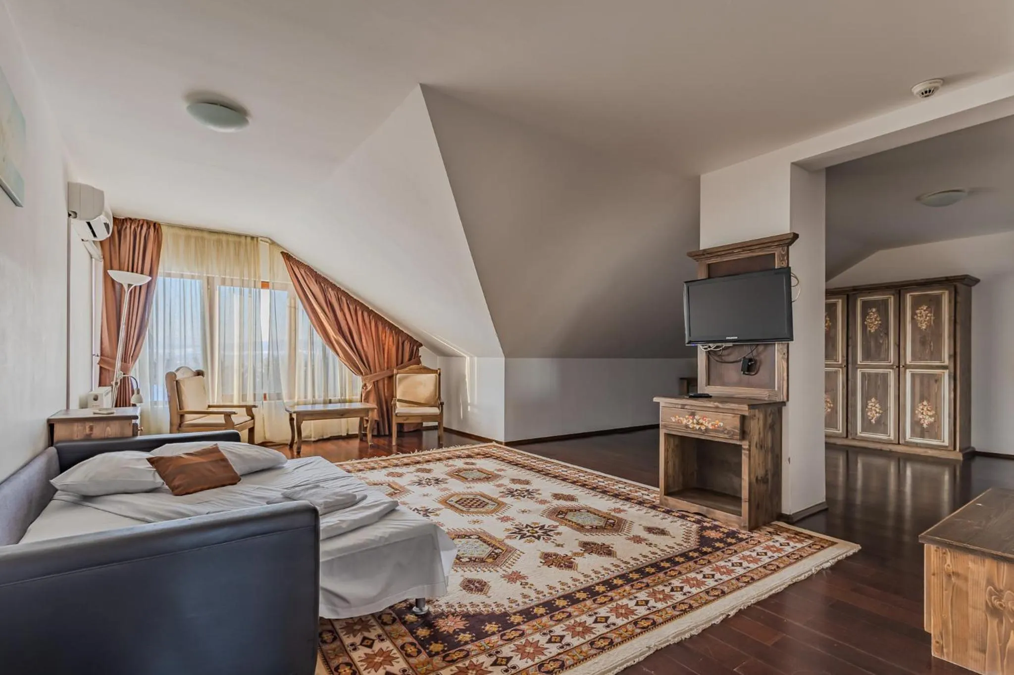 Bed in Complex Panicel