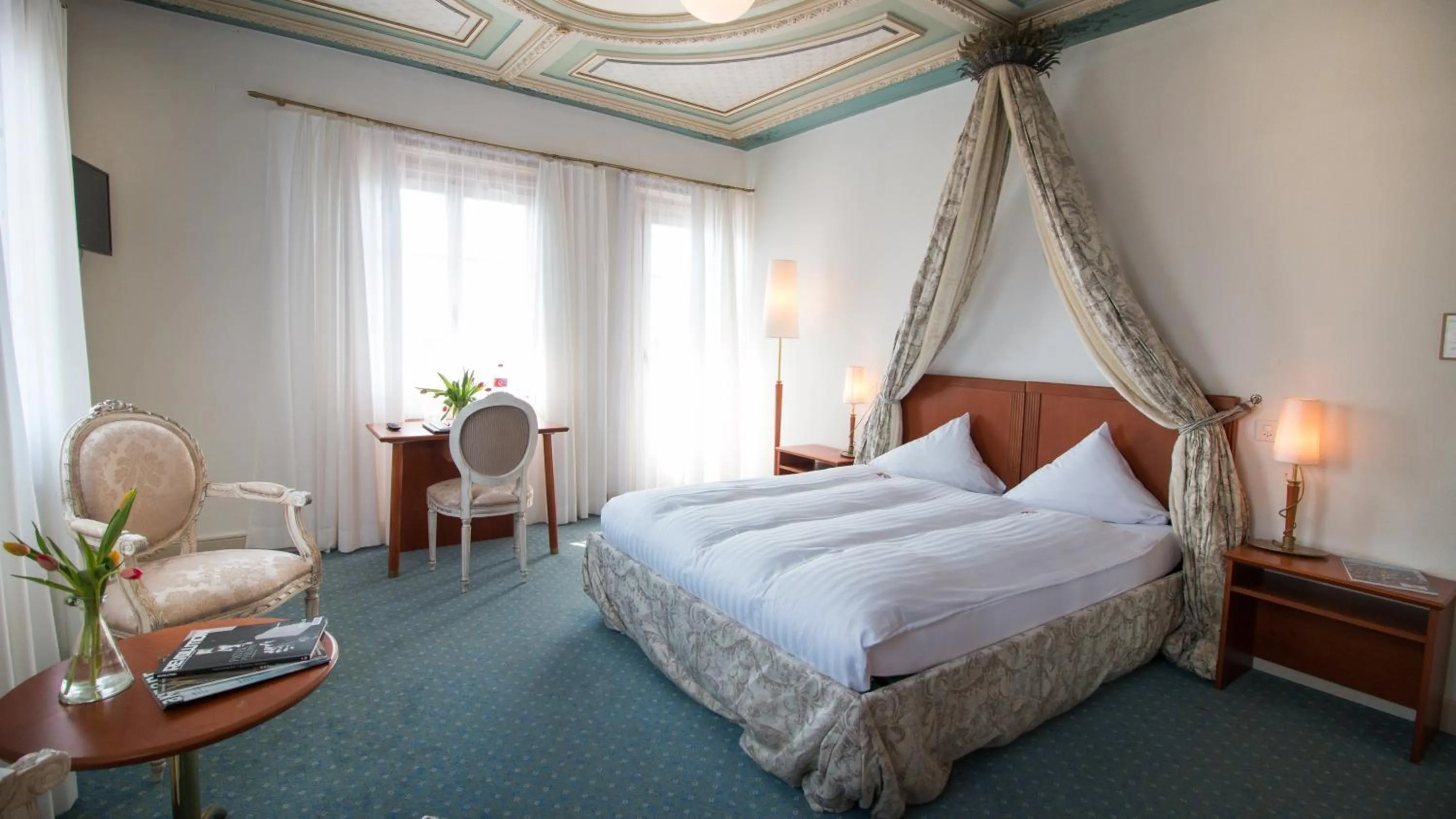 Bed in Hotel Schloss Romanshorn