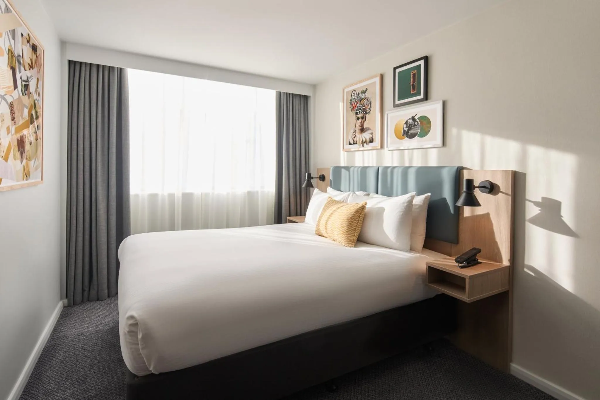 Photo of the whole room, Bed in Holiday Inn London Bloomsbury by IHG