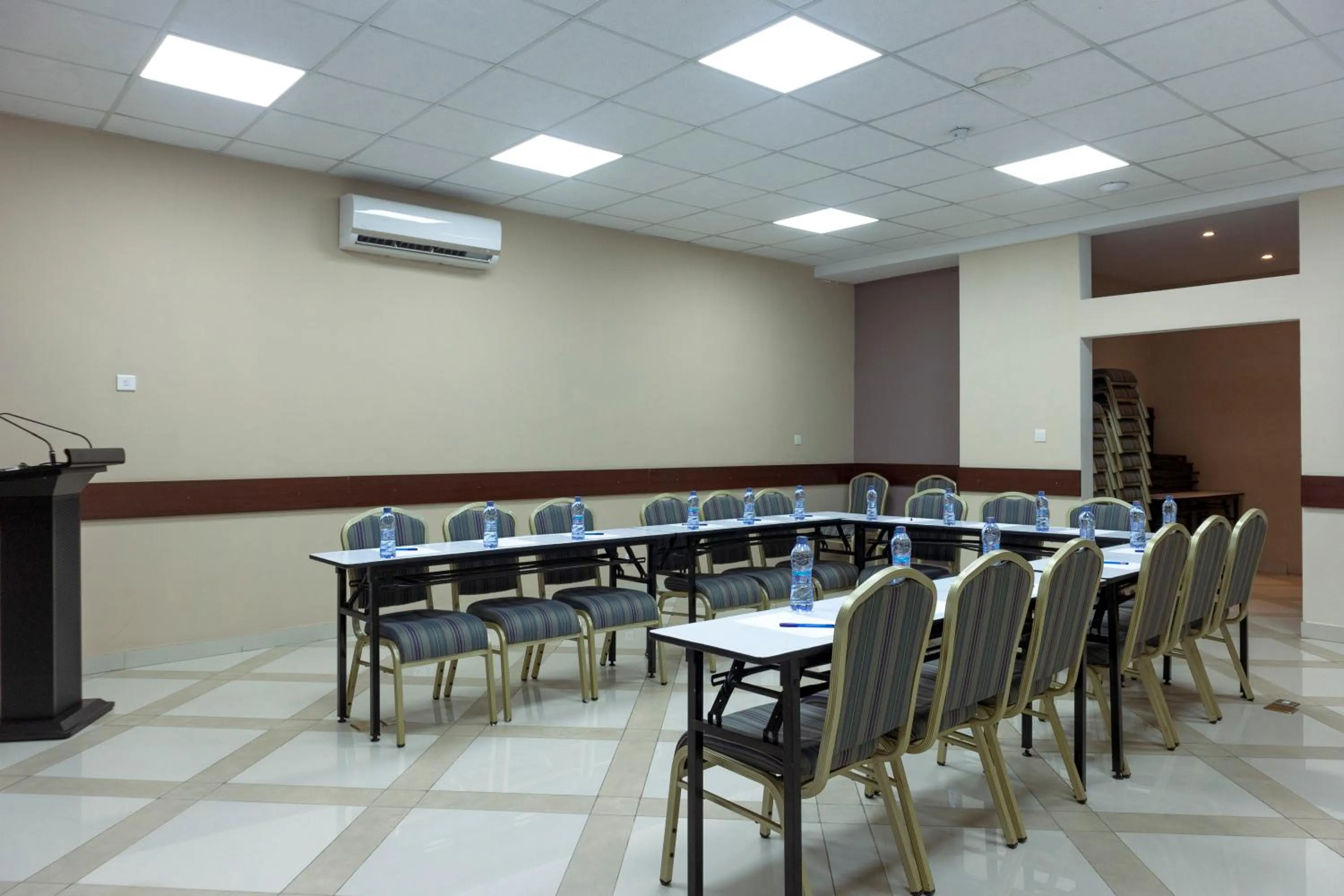 Meeting/conference room in Frederick's Lodge