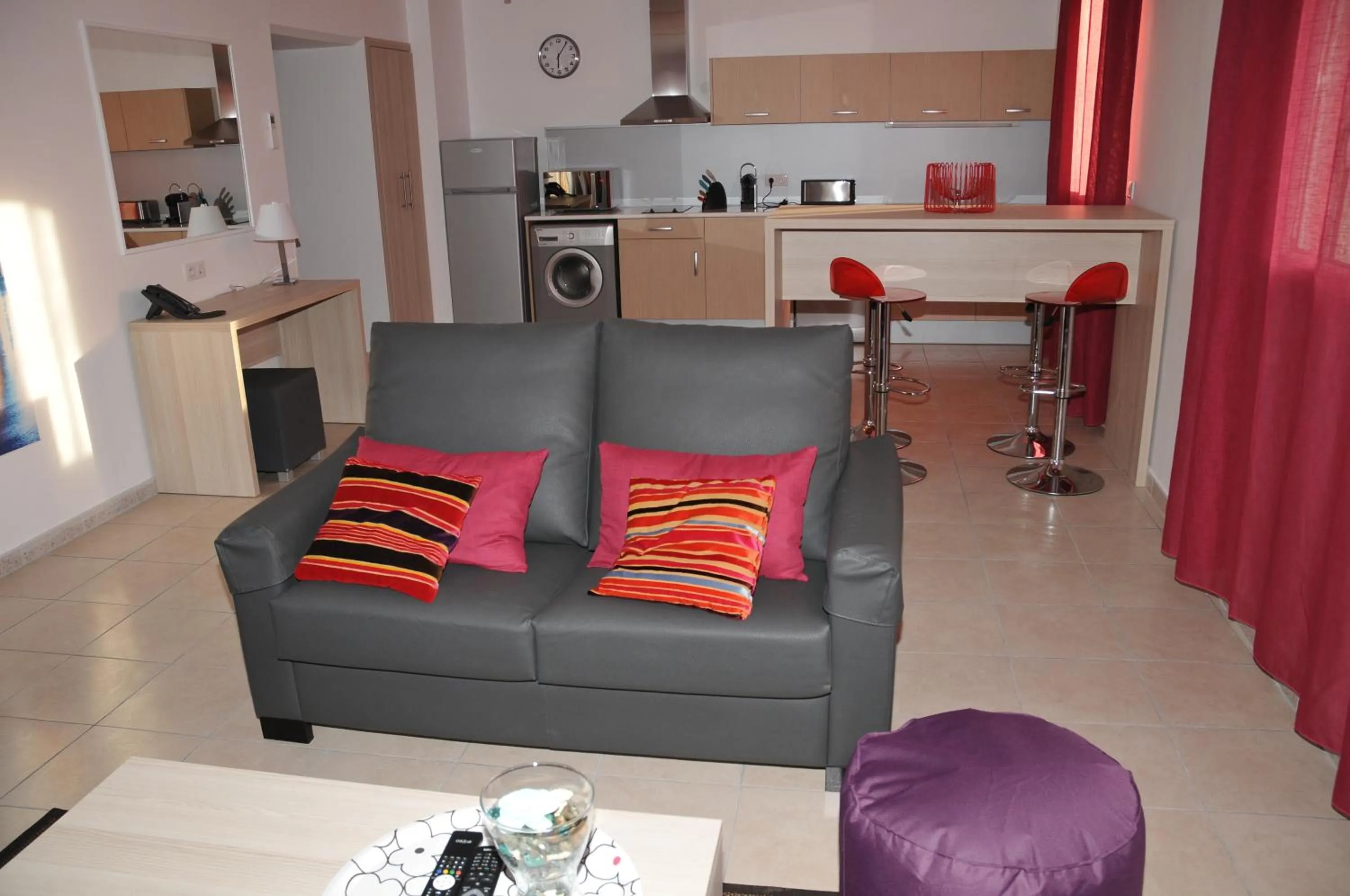 Bedroom in Privilège Hôtel & Apparts Eurociel Centre Comédie