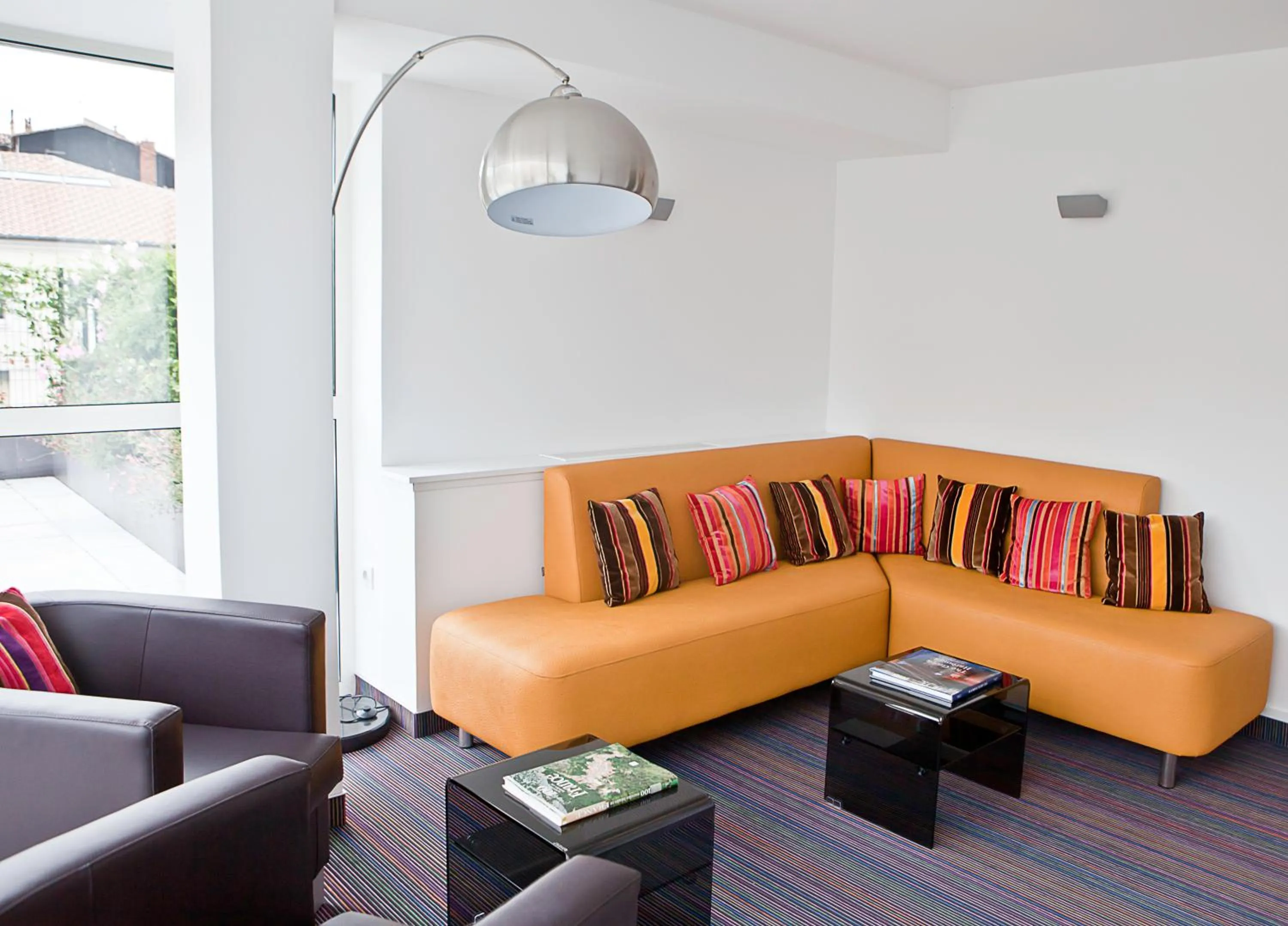 Seating area in Privilège Hôtel & Apparts Eurociel Centre Comédie