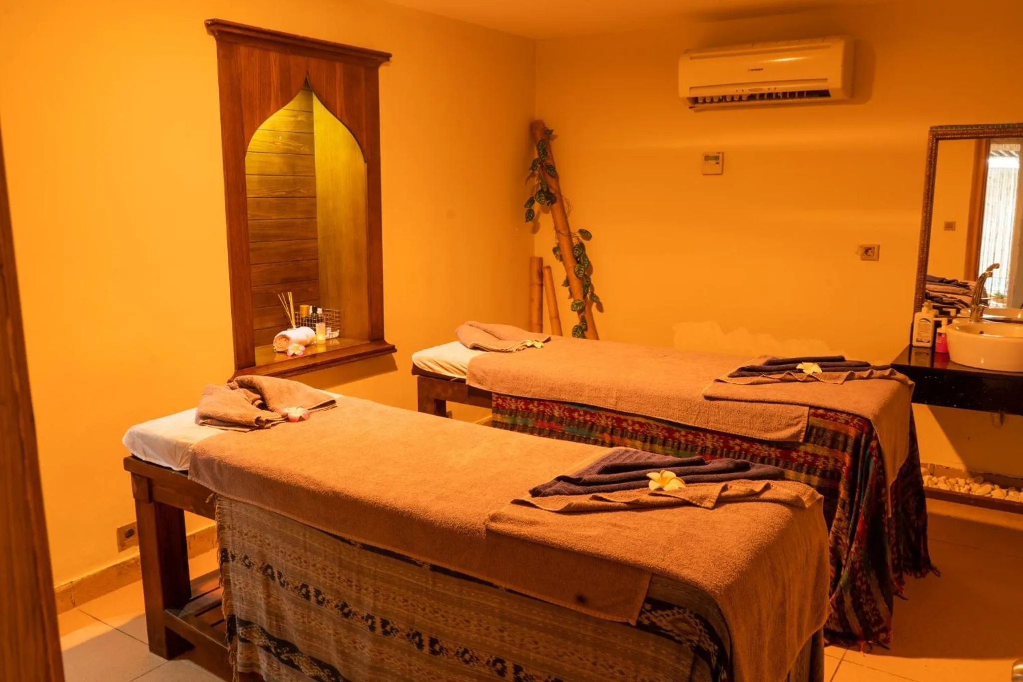 Massage, Bed in Emre Beach & Emre Hotel