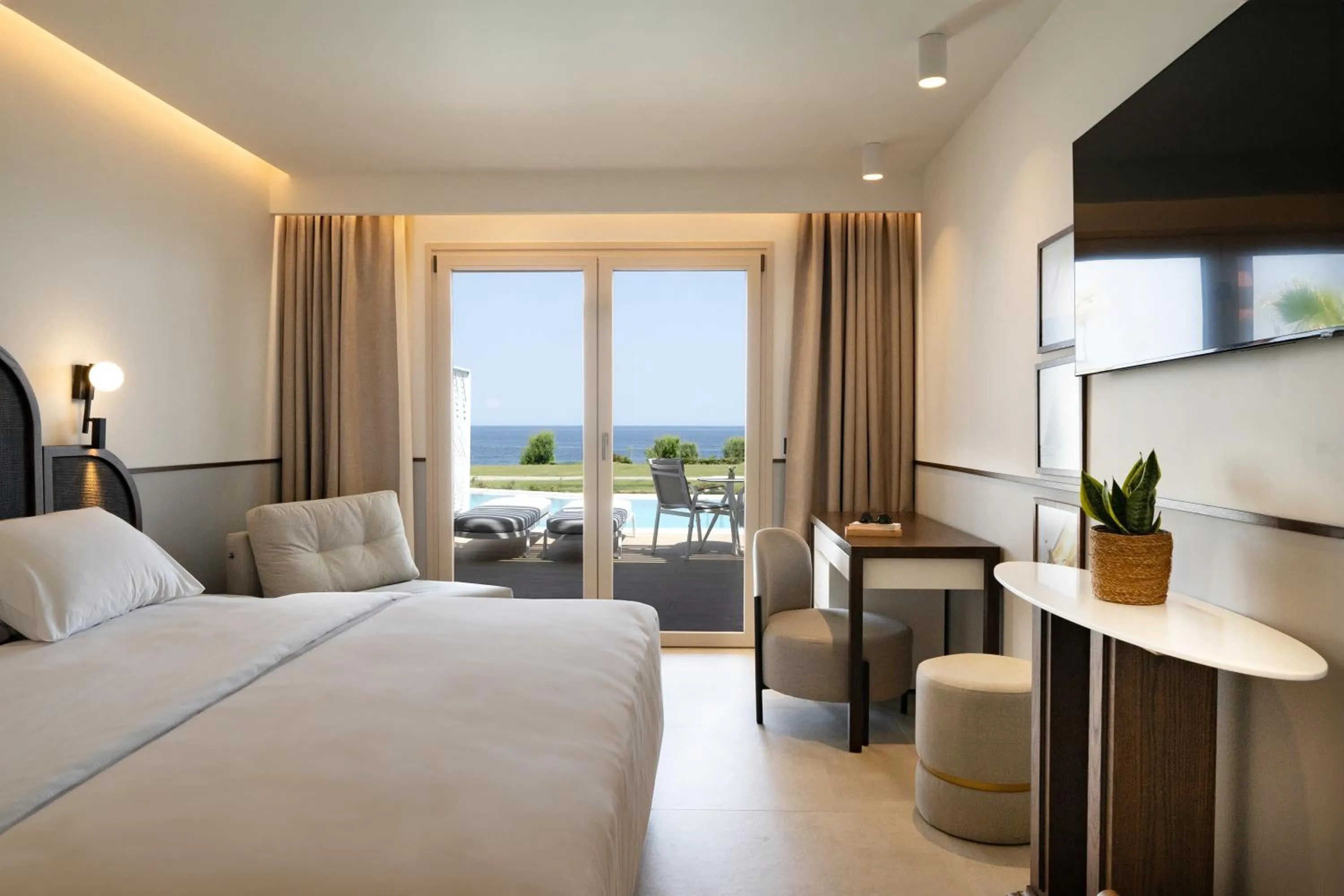 Bedroom, Bed in Iberostar Selection Creta Marine