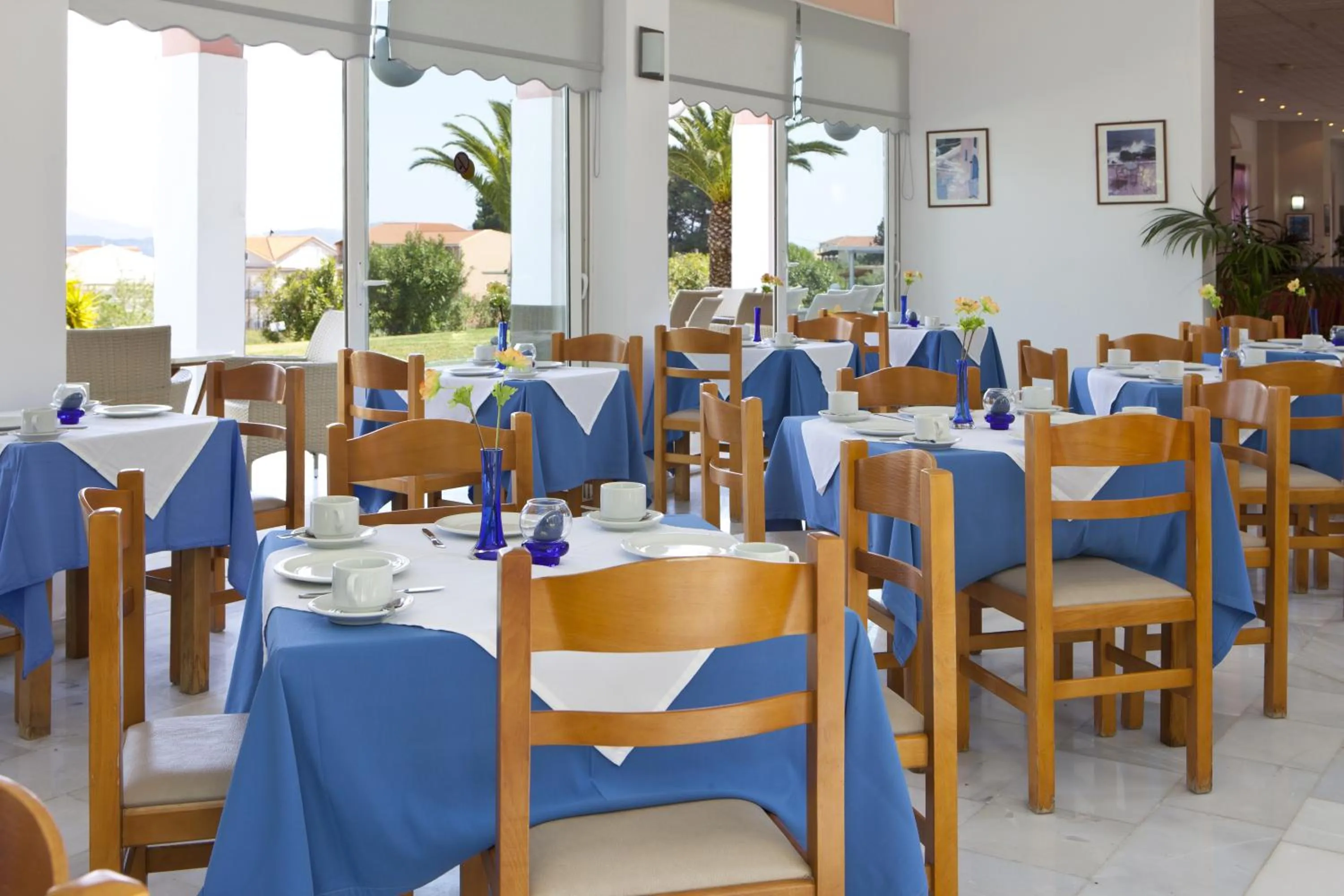 Restaurant/places to eat in Palatino Hotel