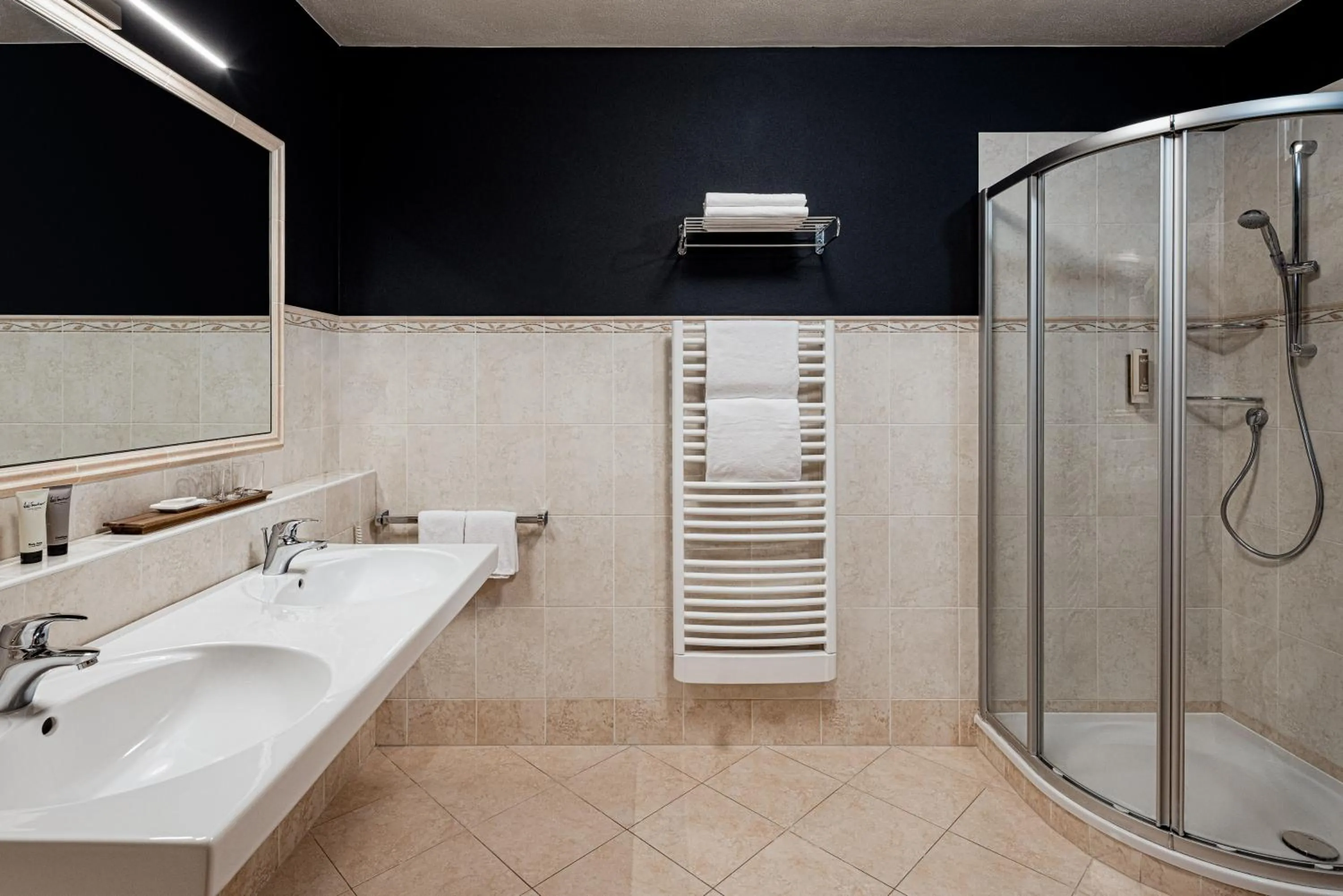 Bathroom in Hotel Masl