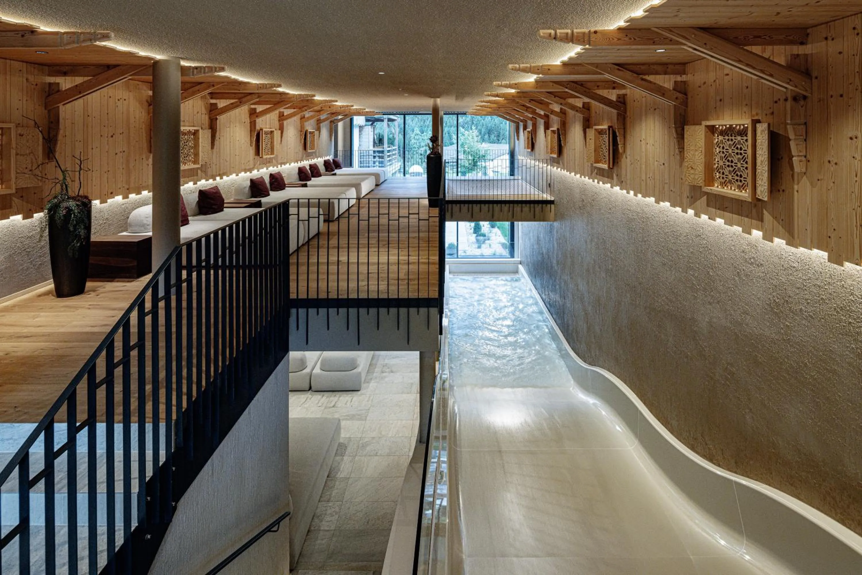 Swimming pool in Hotel Masl