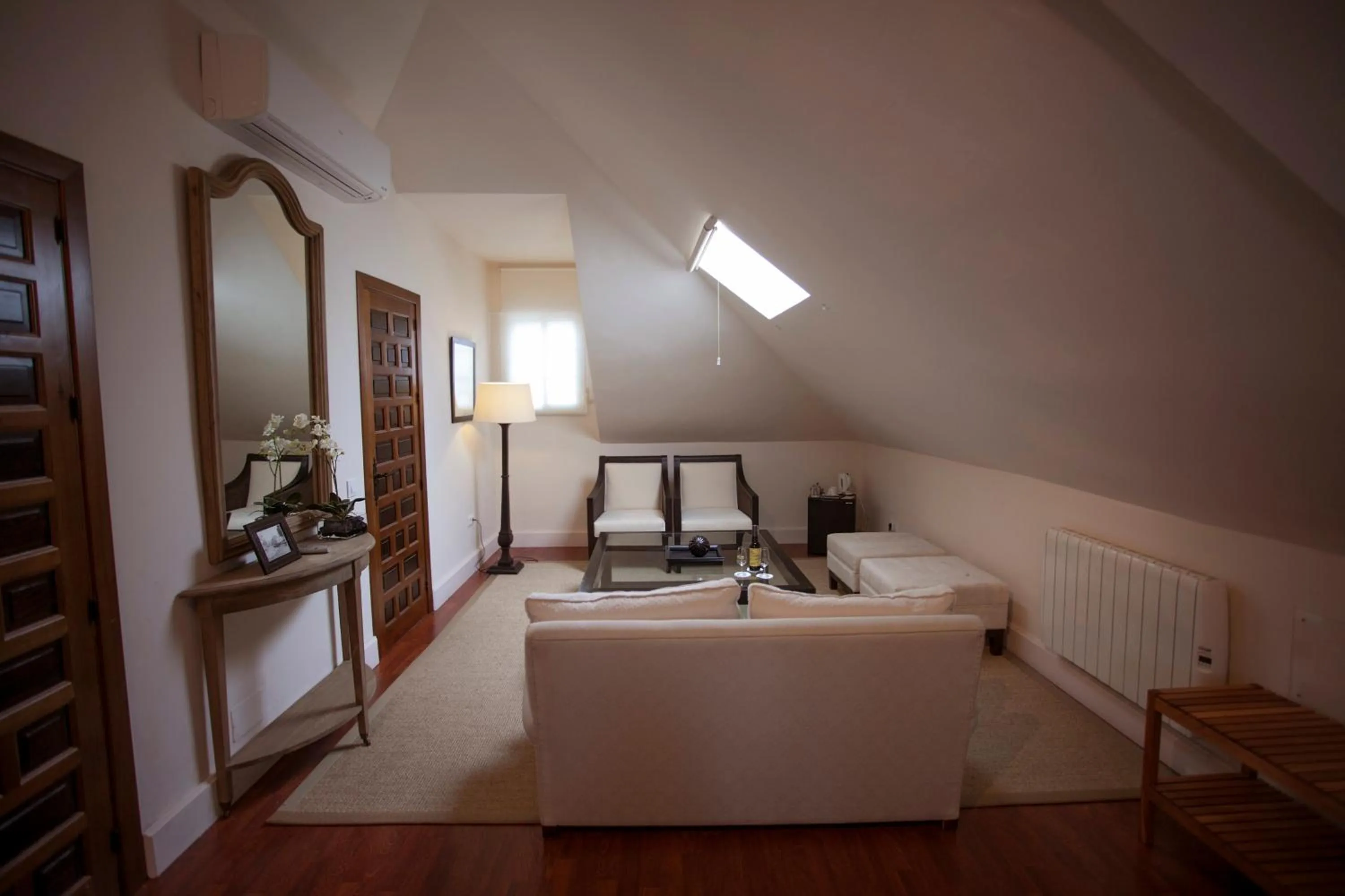 Seating area in Hotel Hacienda Montenmedio