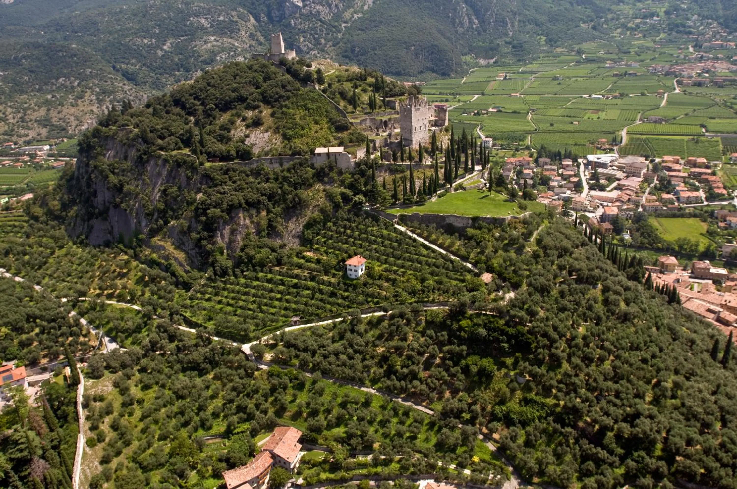 Nearby landmark in Hotel Garnì Villa Magnolia
