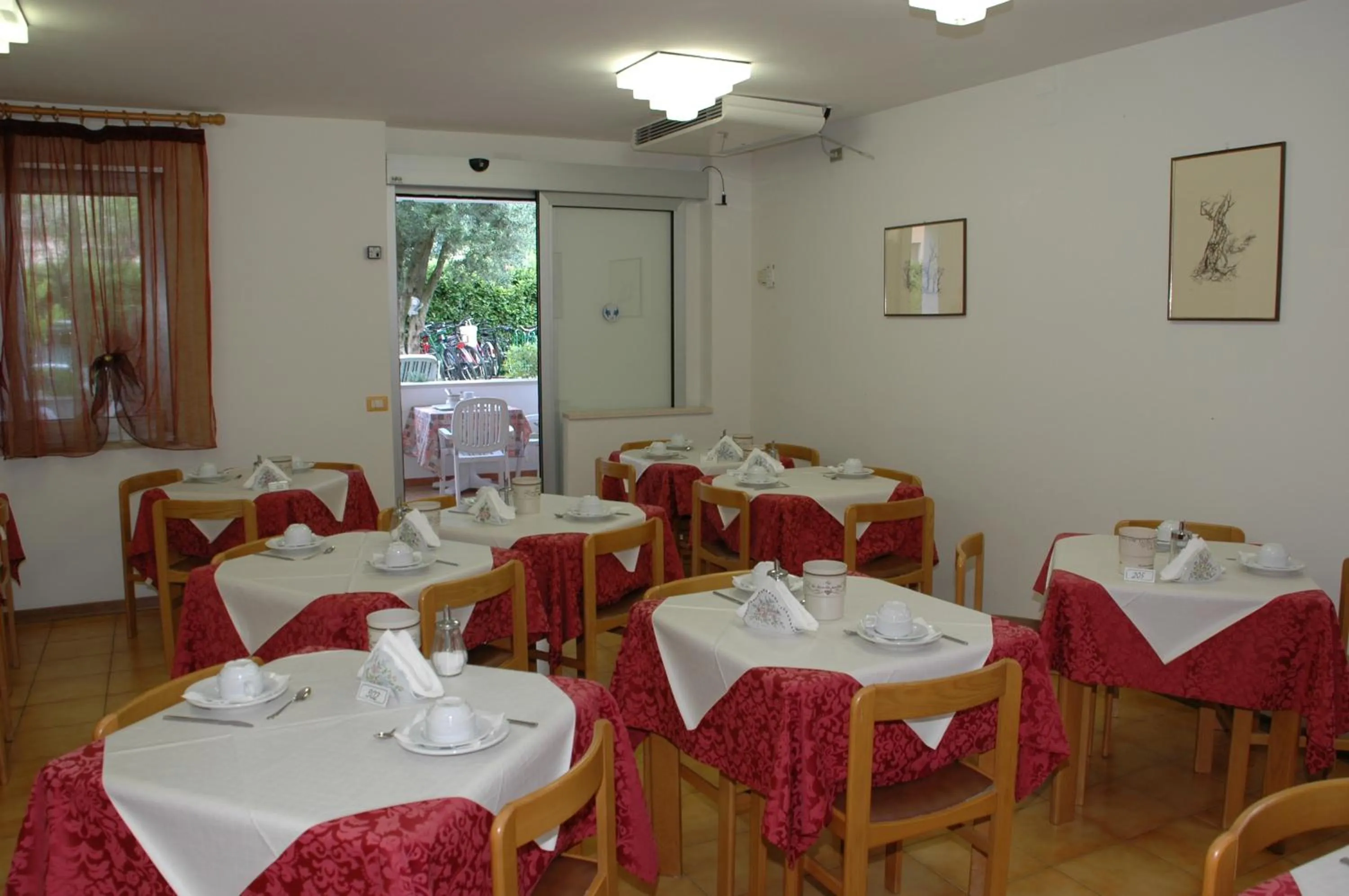 Restaurant/places to eat in Hotel Garnì Villa Magnolia