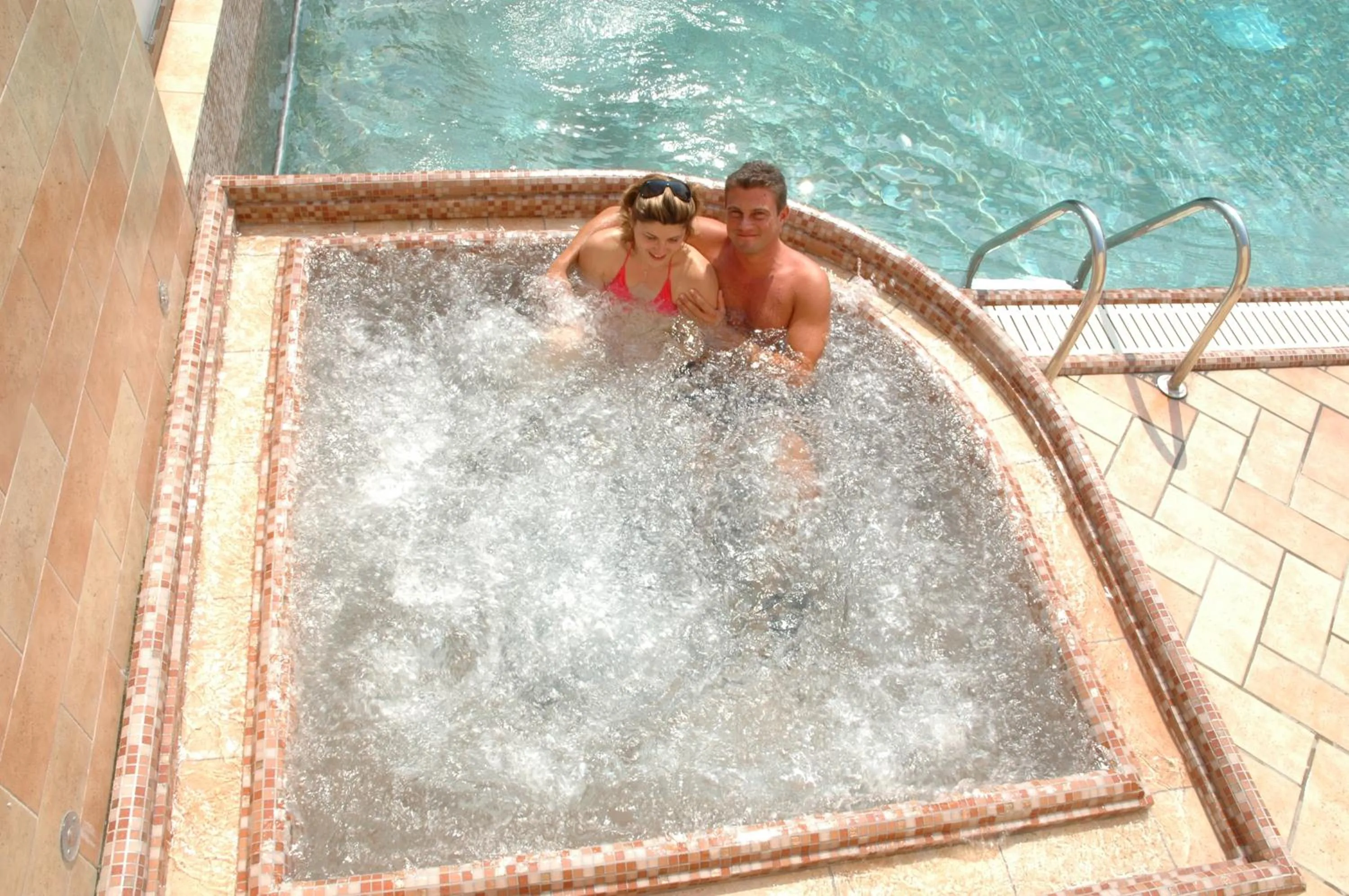 Hot Tub in Hotel Garnì Villa Magnolia