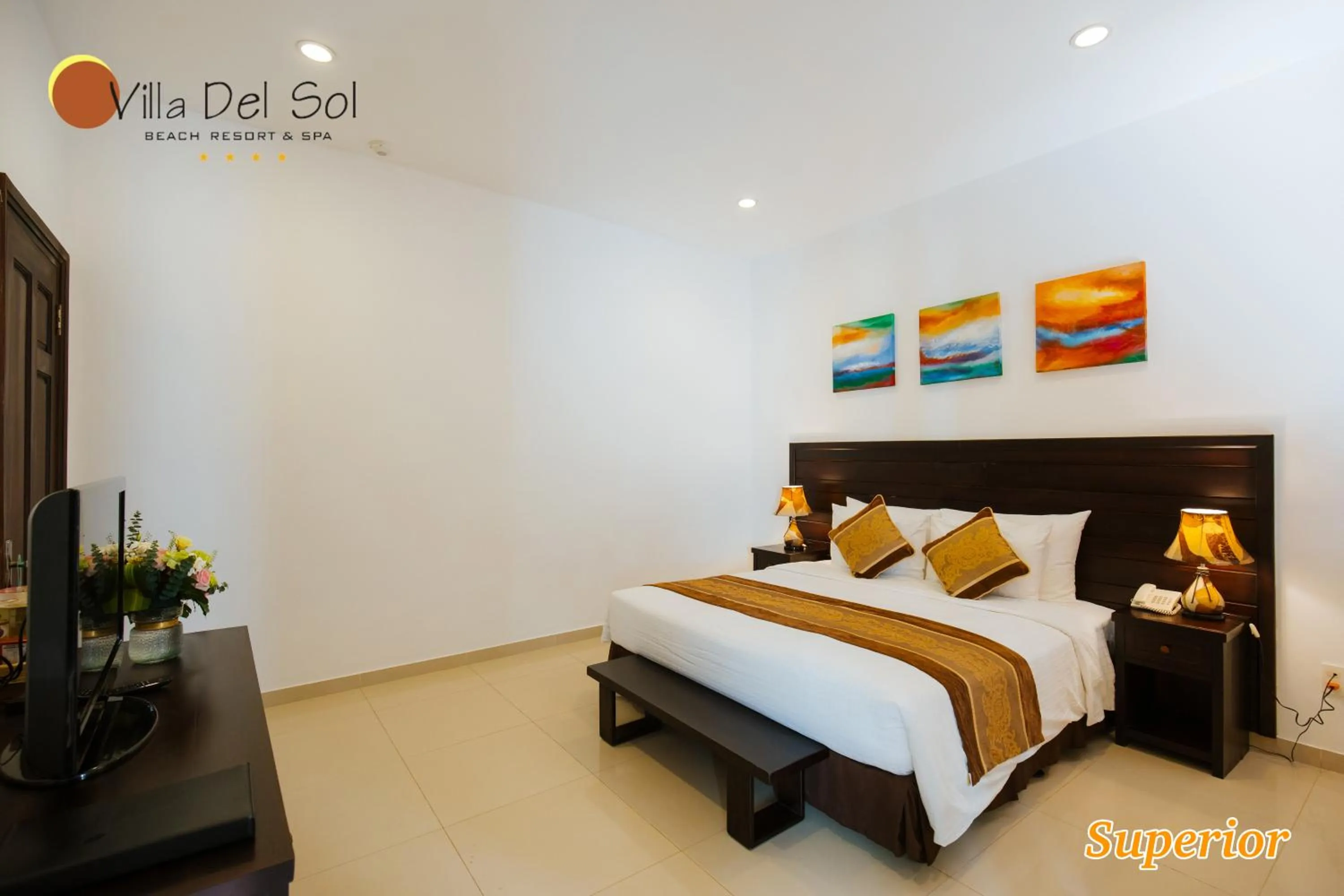 Bedroom, Bed in Villa Del Sol Beach Resort & Spa