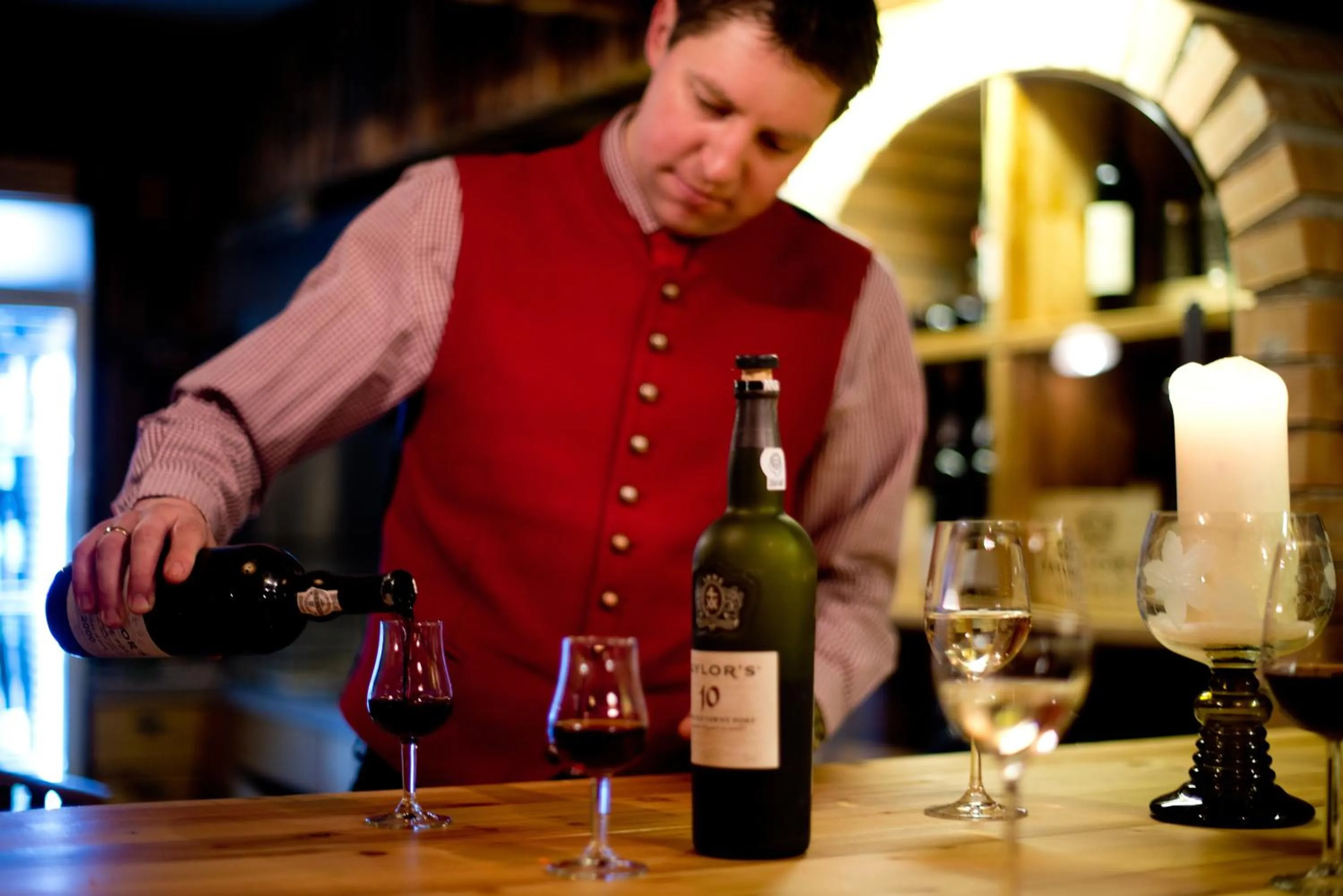 Restaurant/places to eat in Landhotel Häuserl im Wald