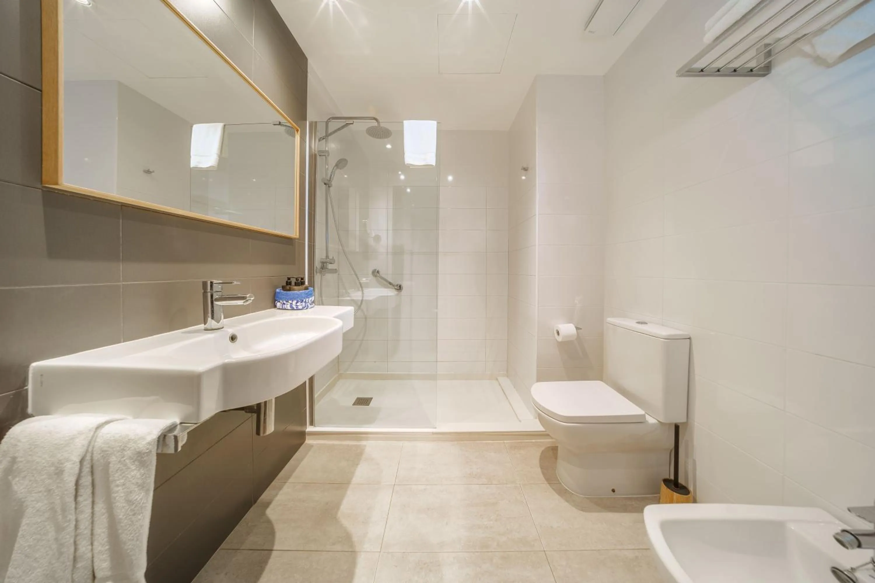 Shower in Mar Calma Hotel