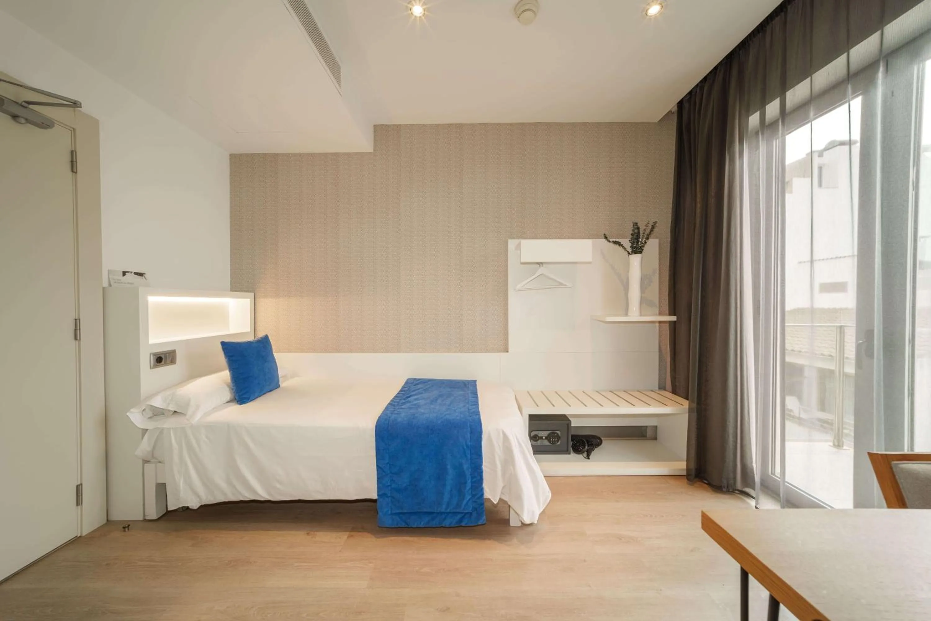 Bed in Mar Calma Hotel