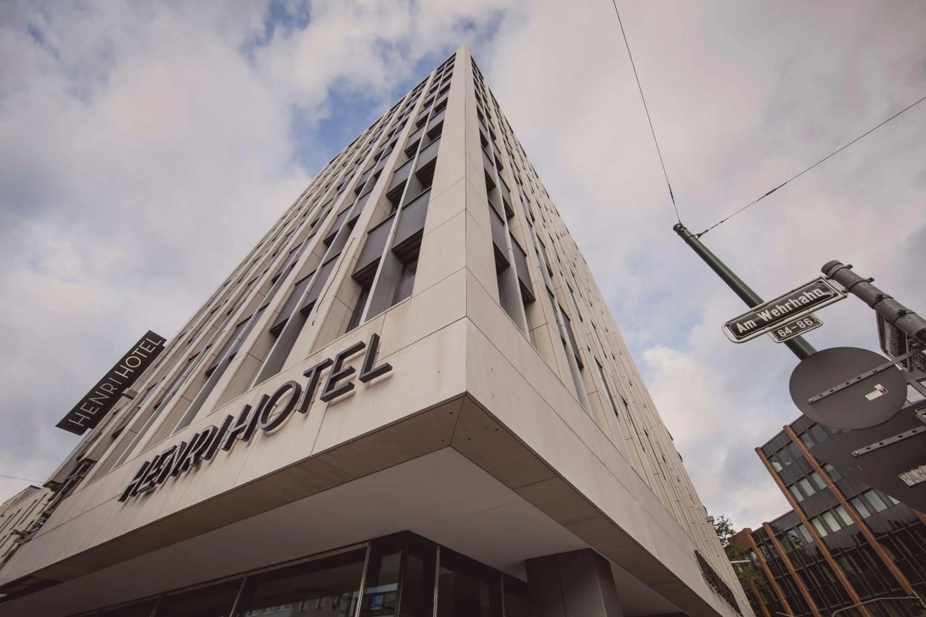 Facade/entrance in Henri Hotel Düsseldorf Downtown