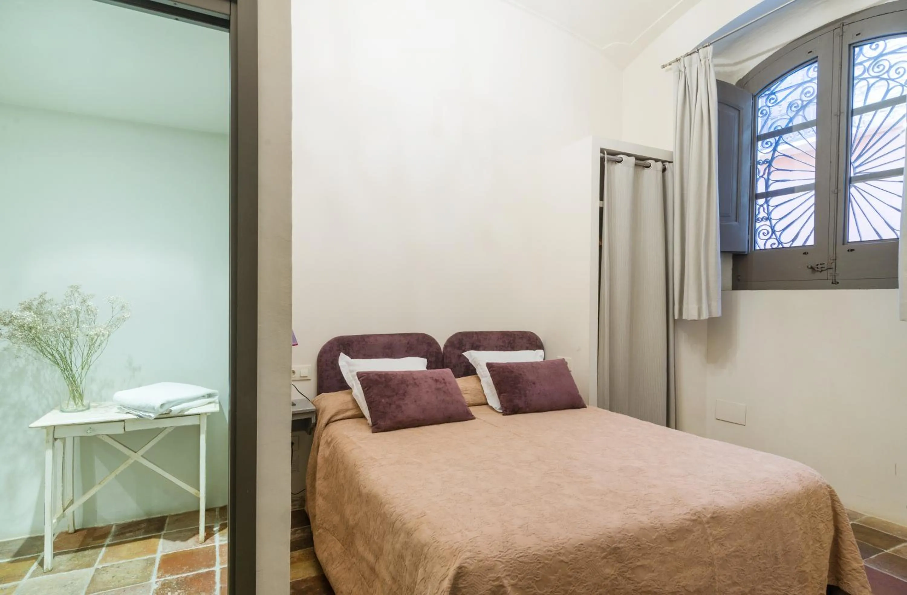 Bed in BYPILLOW Cluc Begur