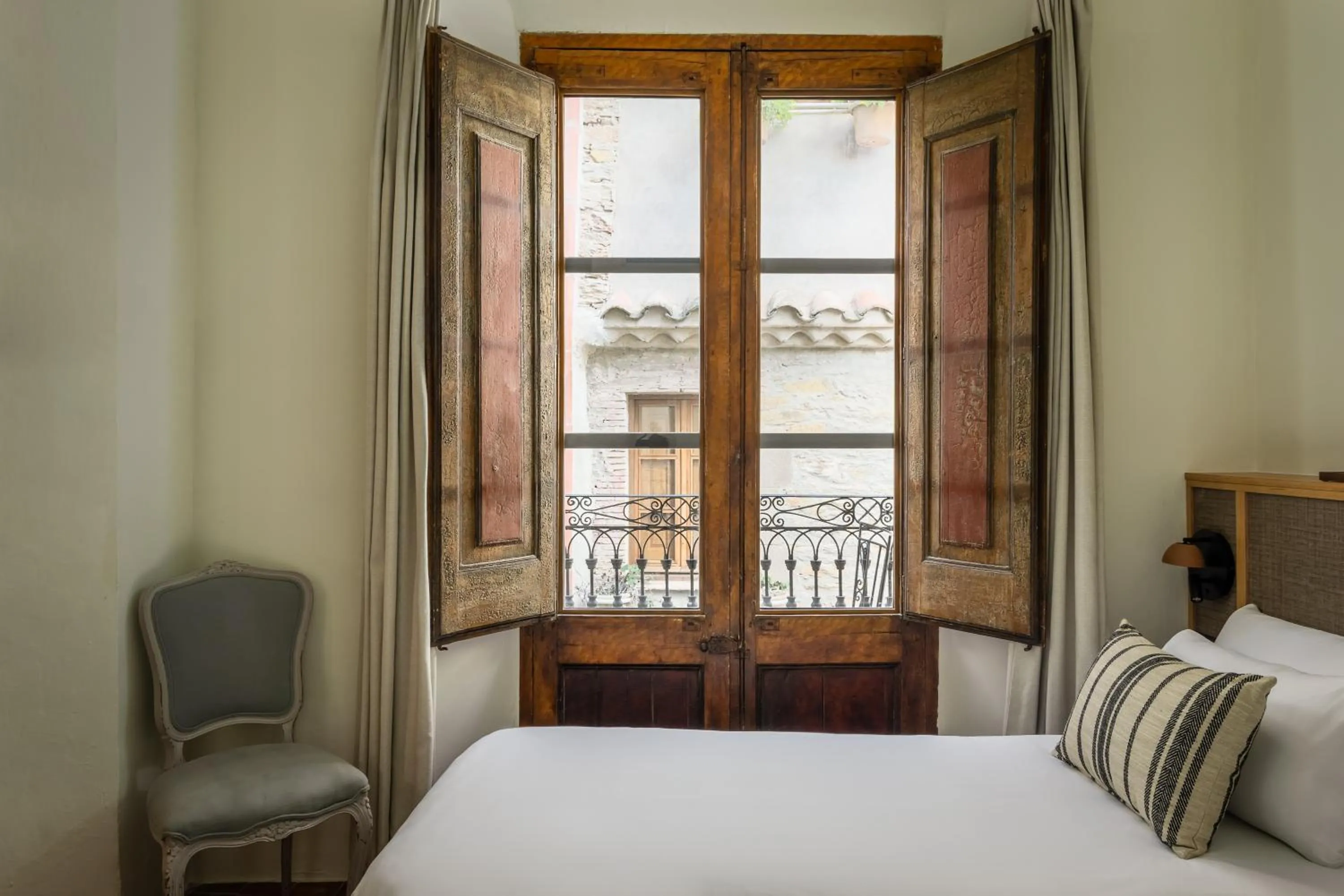 Bed in BYPILLOW Cluc Begur