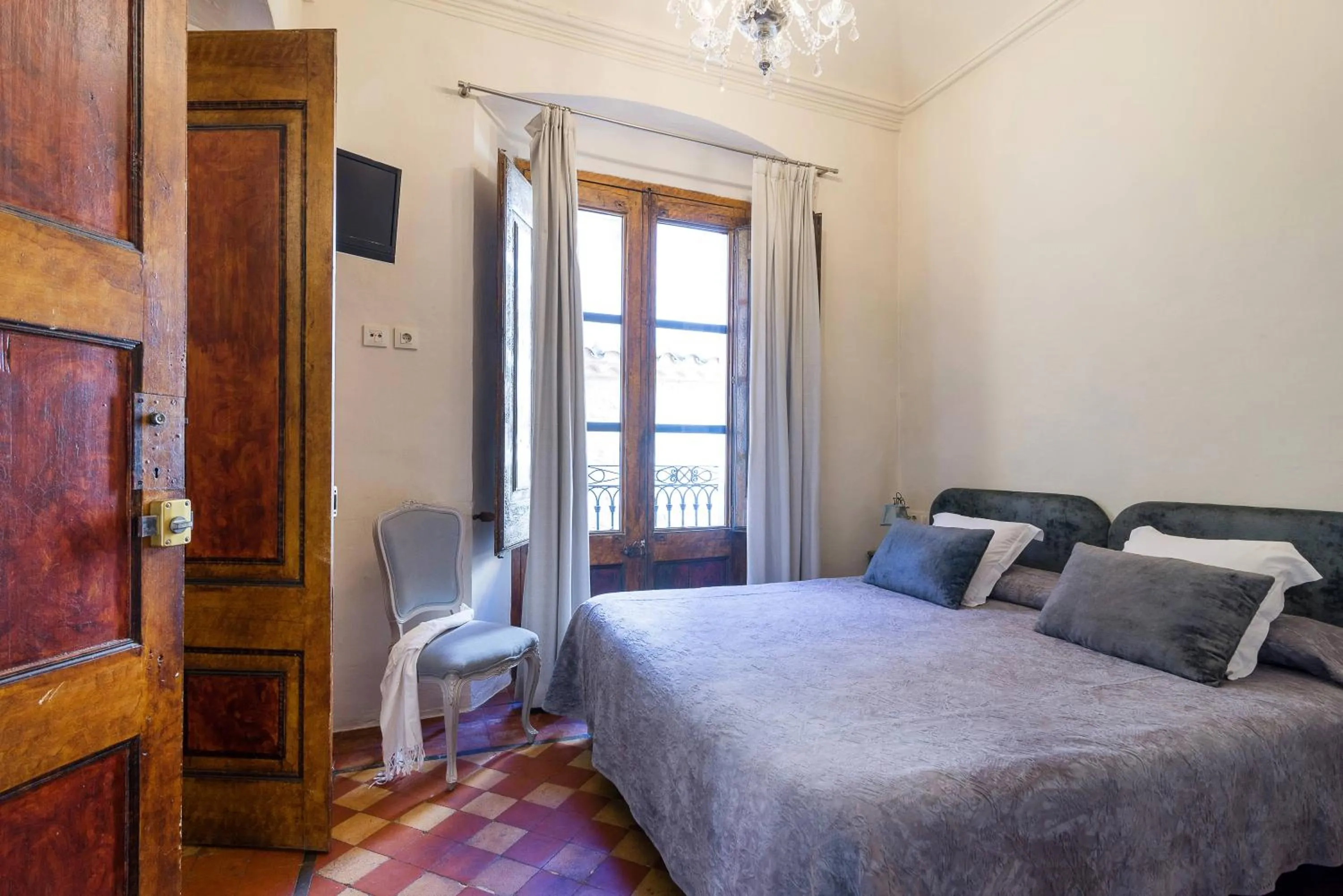 Photo of the whole room, Bed in BYPILLOW Cluc Begur