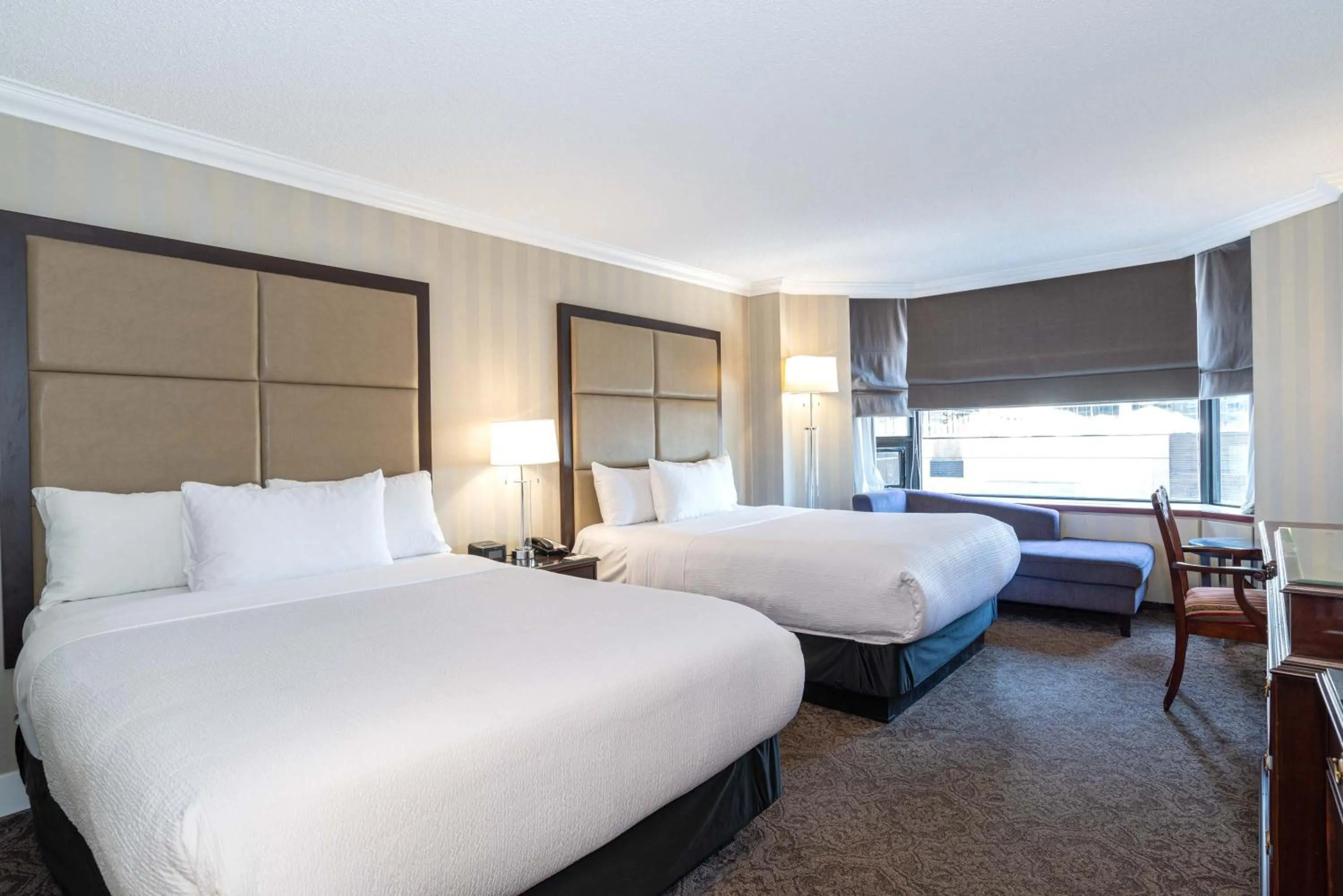 Photo of the whole room, Bed in Sandman Signature Edmonton Downtown Hotel