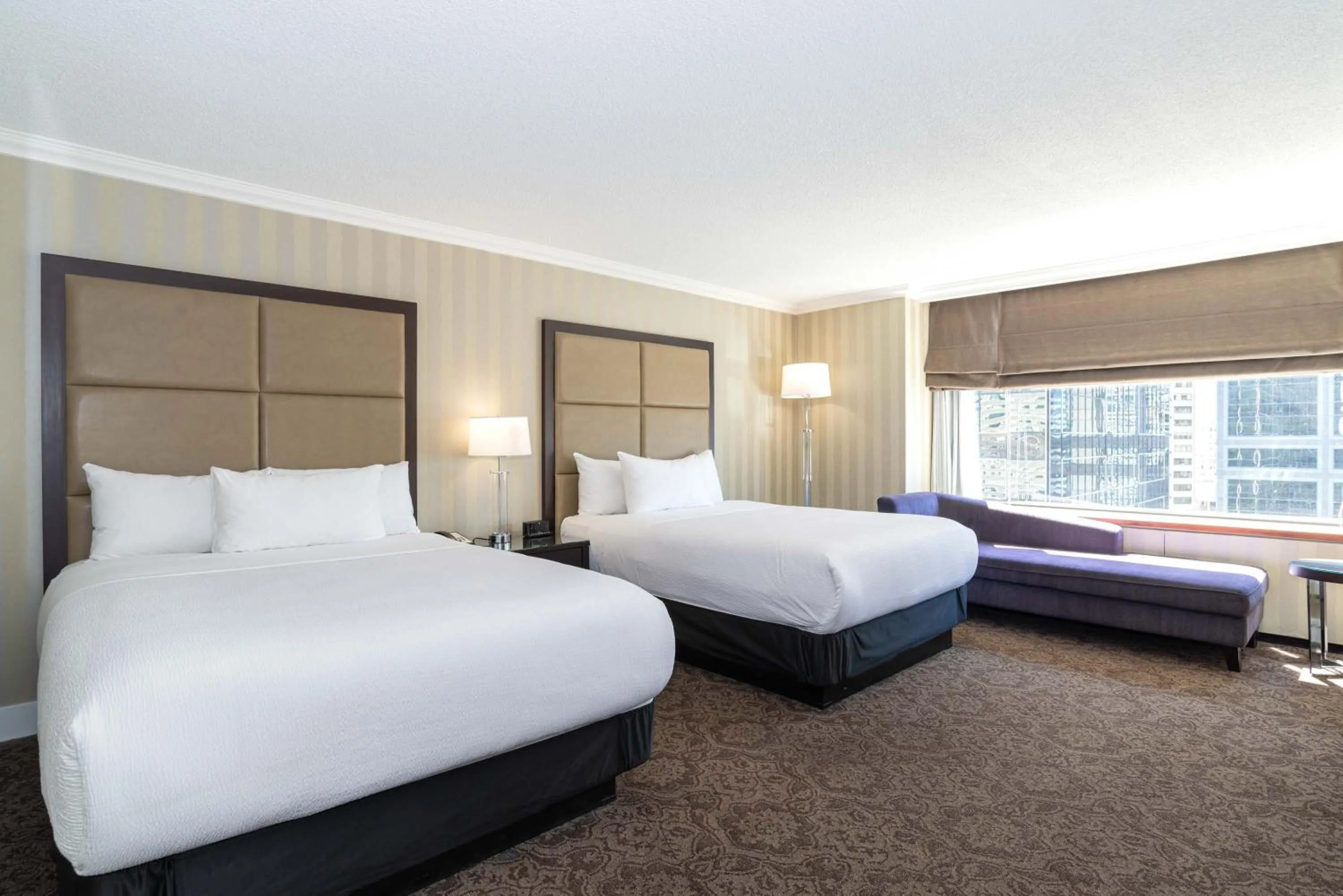 Photo of the whole room, Bed in Sandman Signature Edmonton Downtown Hotel
