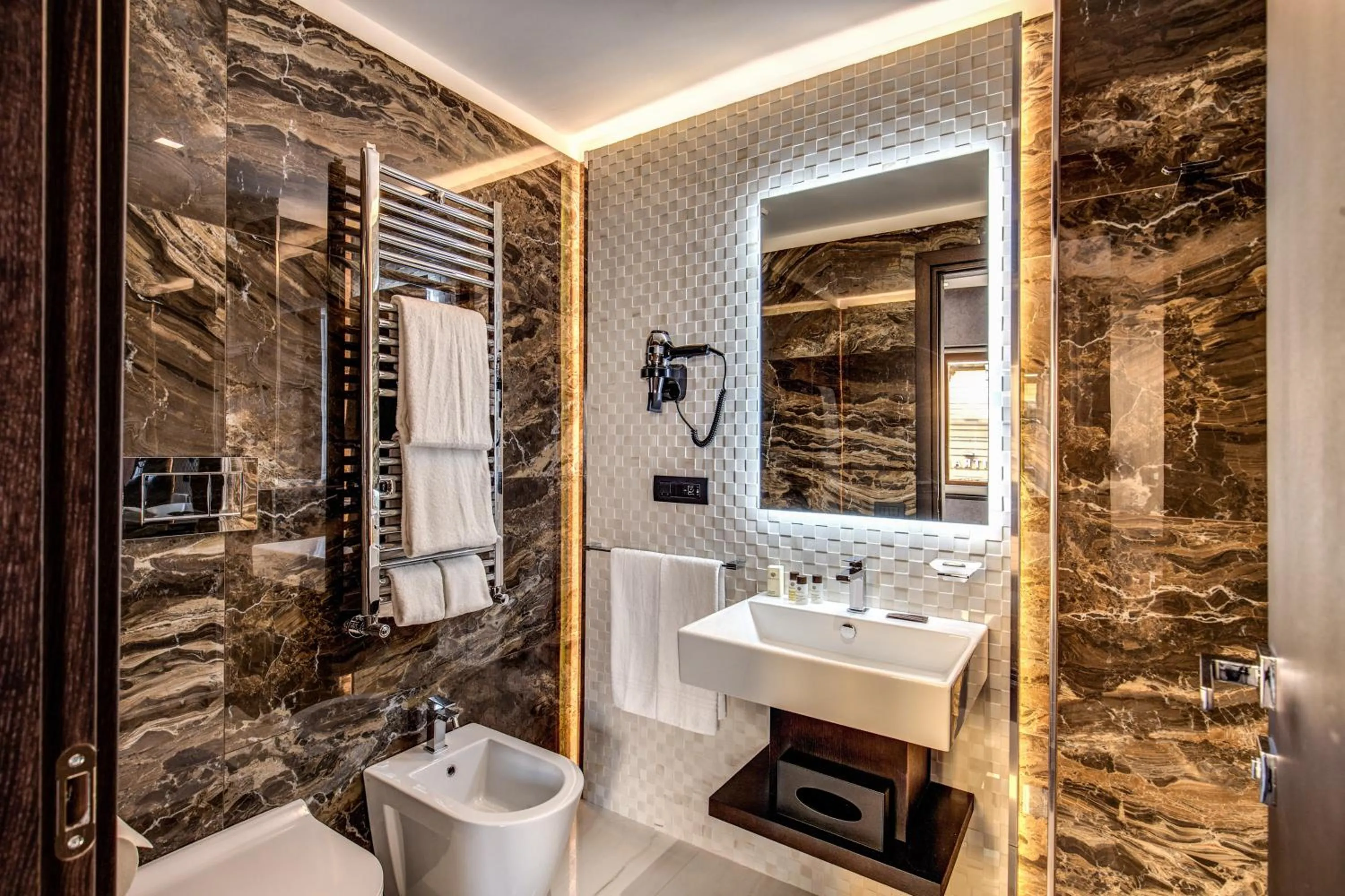 Bathroom in Prassede Palace Hotel