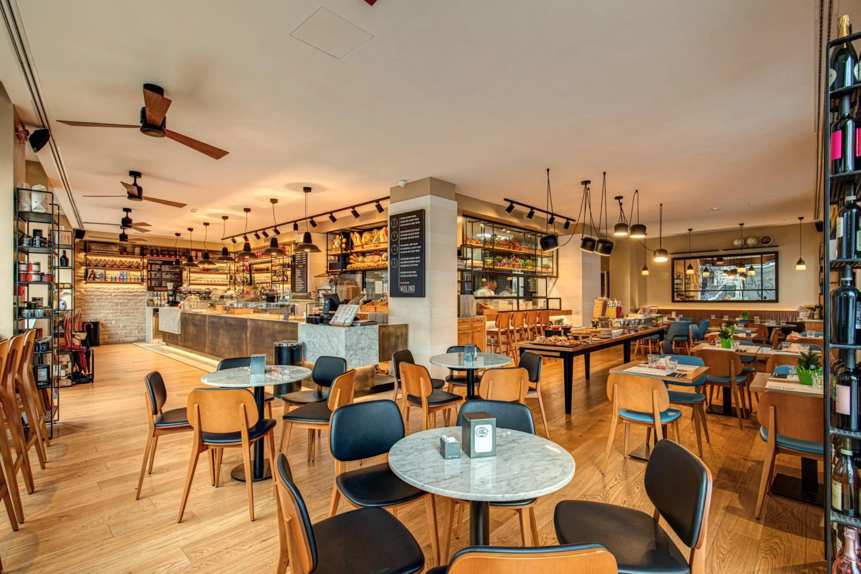 Restaurant/places to eat in Prassede Palace Hotel