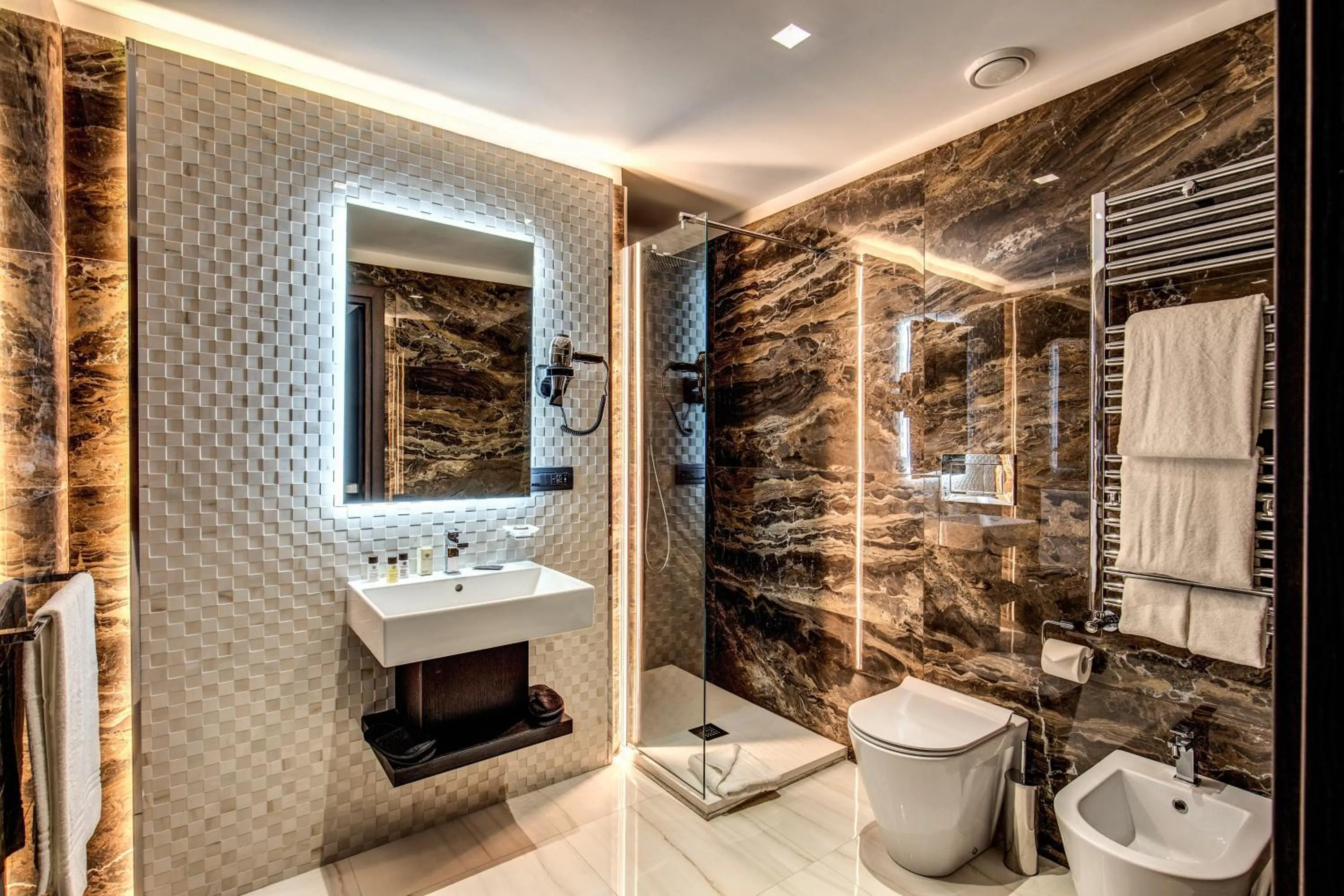 Bathroom in Prassede Palace Hotel