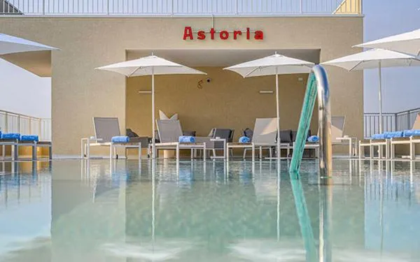 Swimming pool in Hotel Astoria