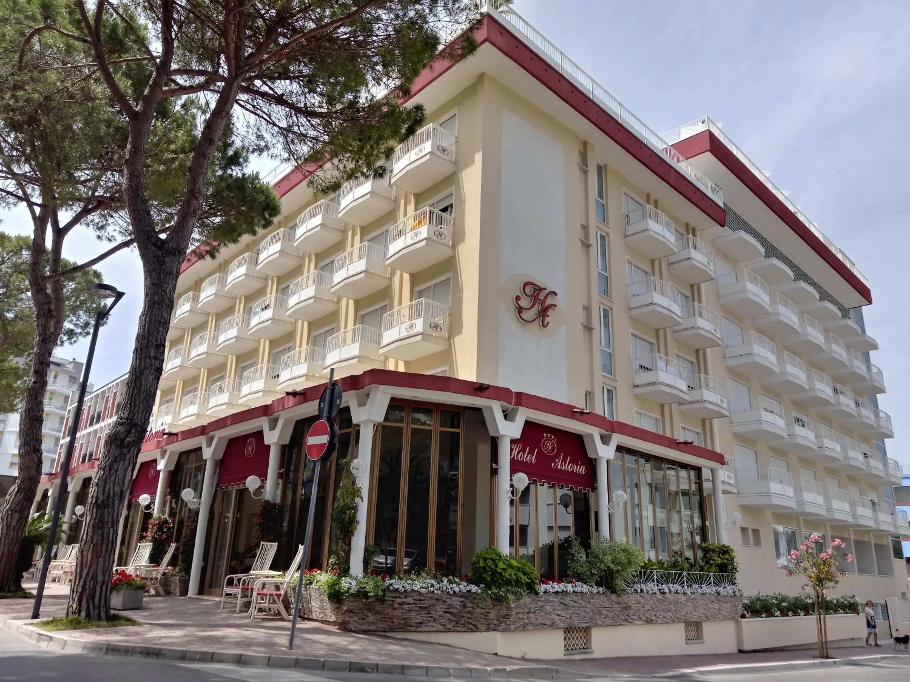 Facade/entrance in Hotel Astoria