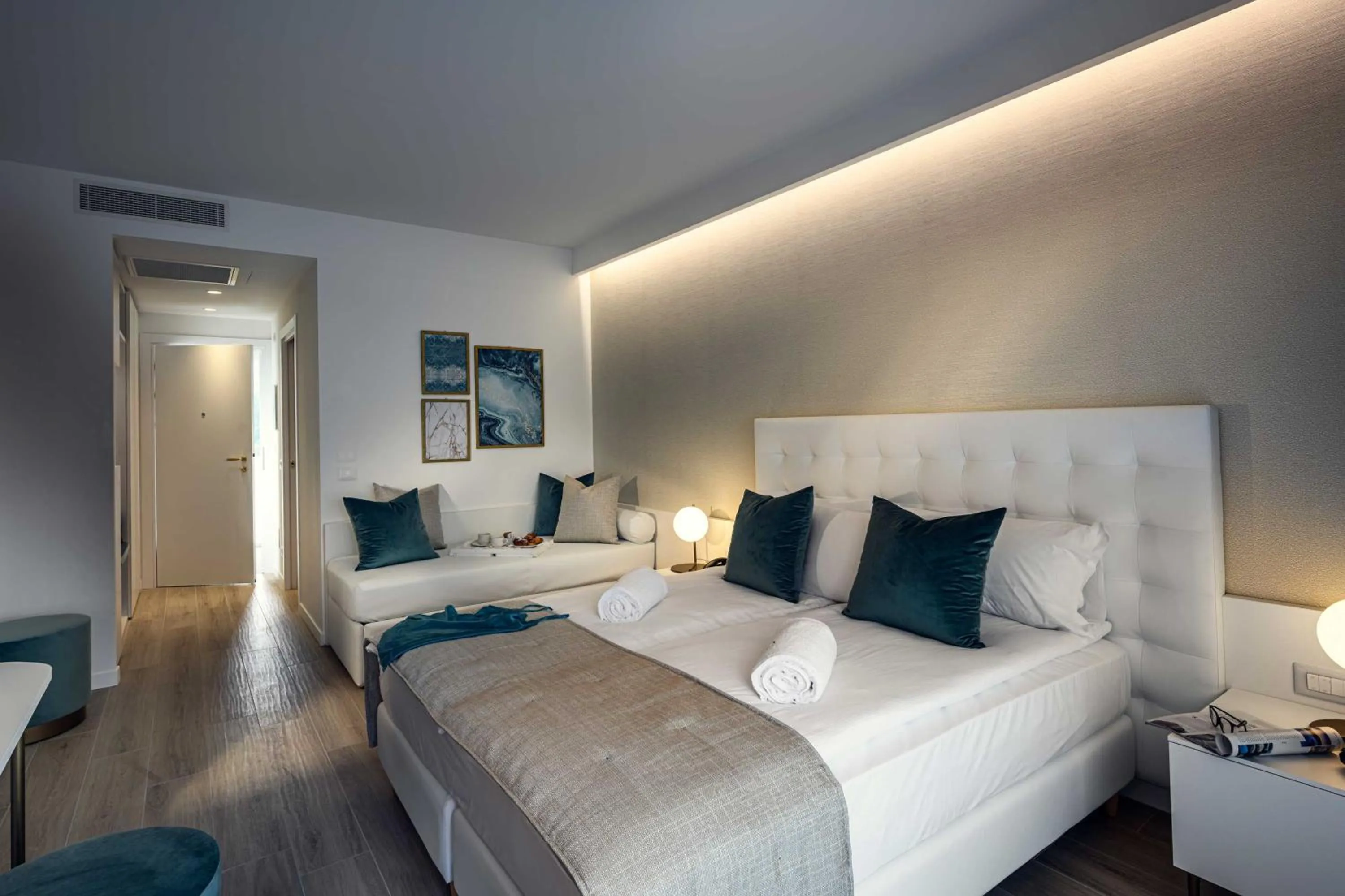 Photo of the whole room, Bed in Hotel Astoria