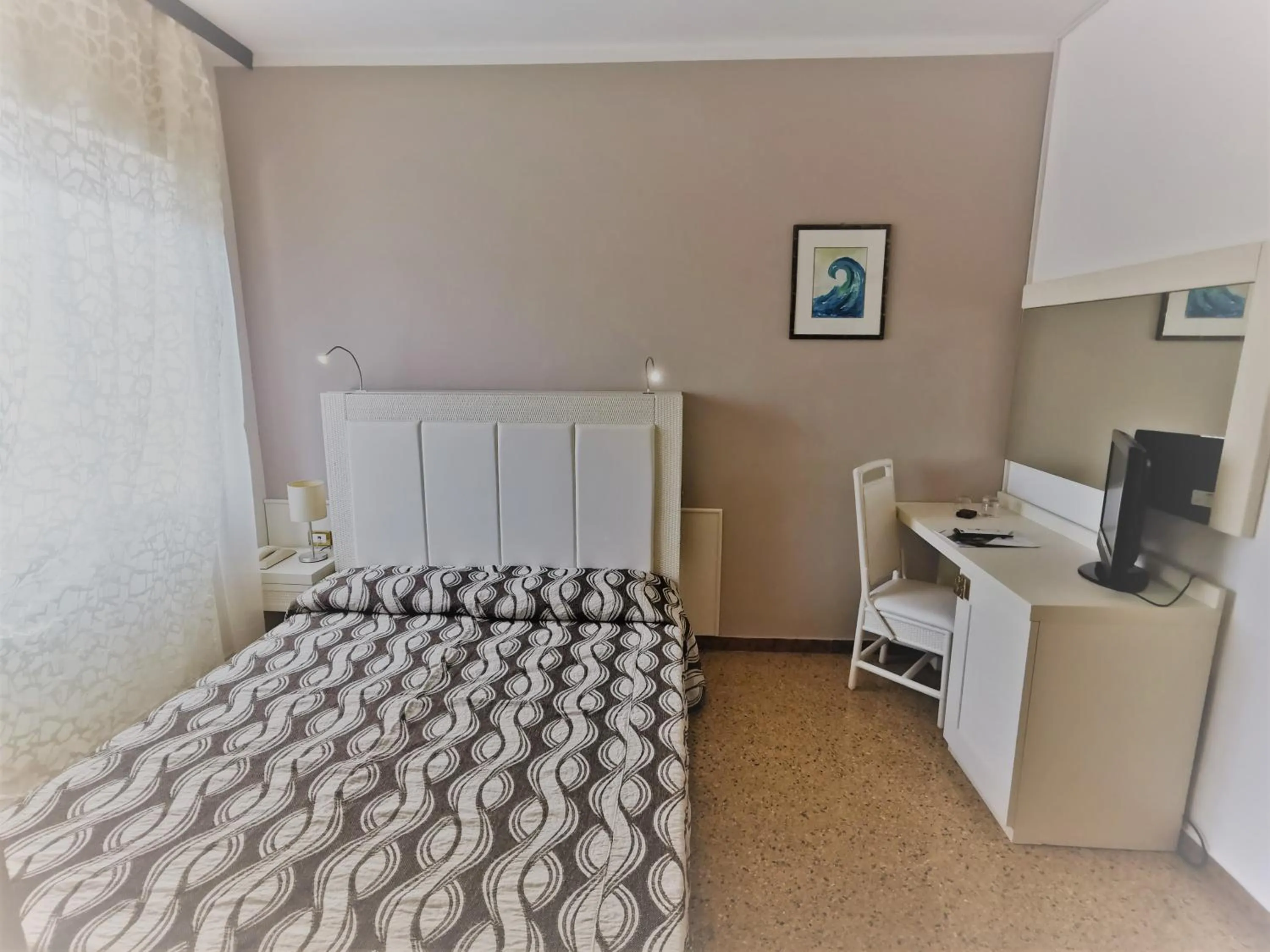 Bed in Hotel Astoria