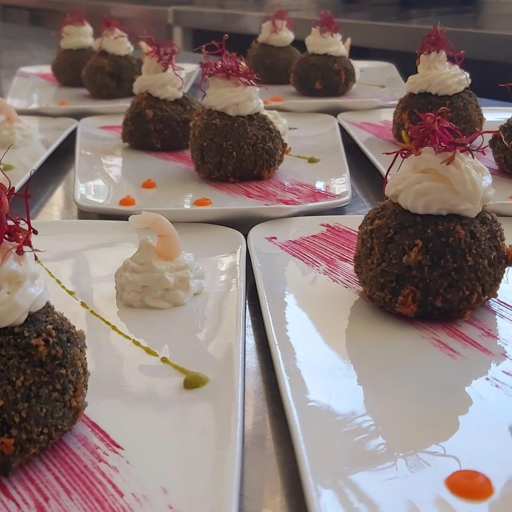 Restaurant/places to eat in Hotel Astoria