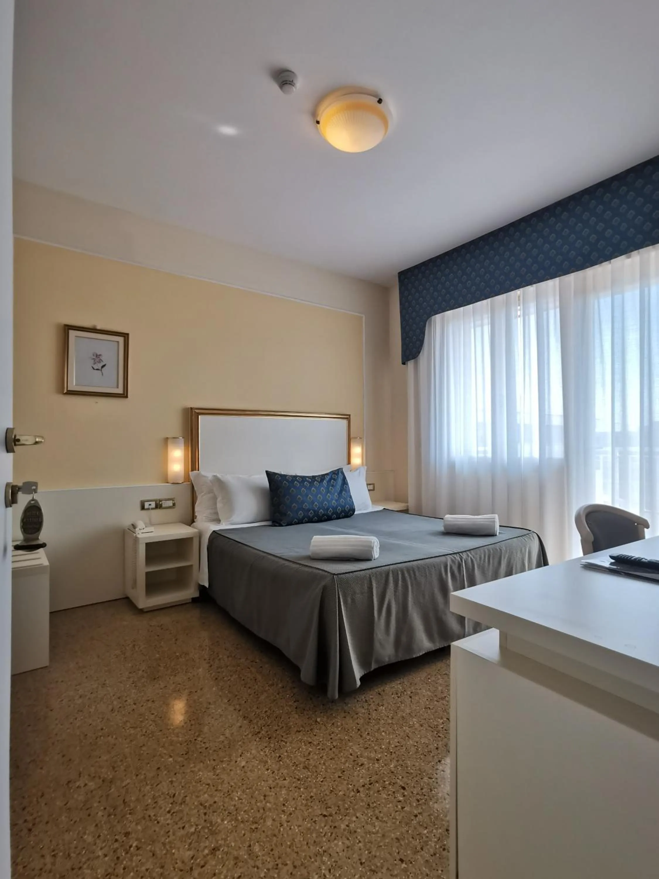 Bed in Hotel Astoria