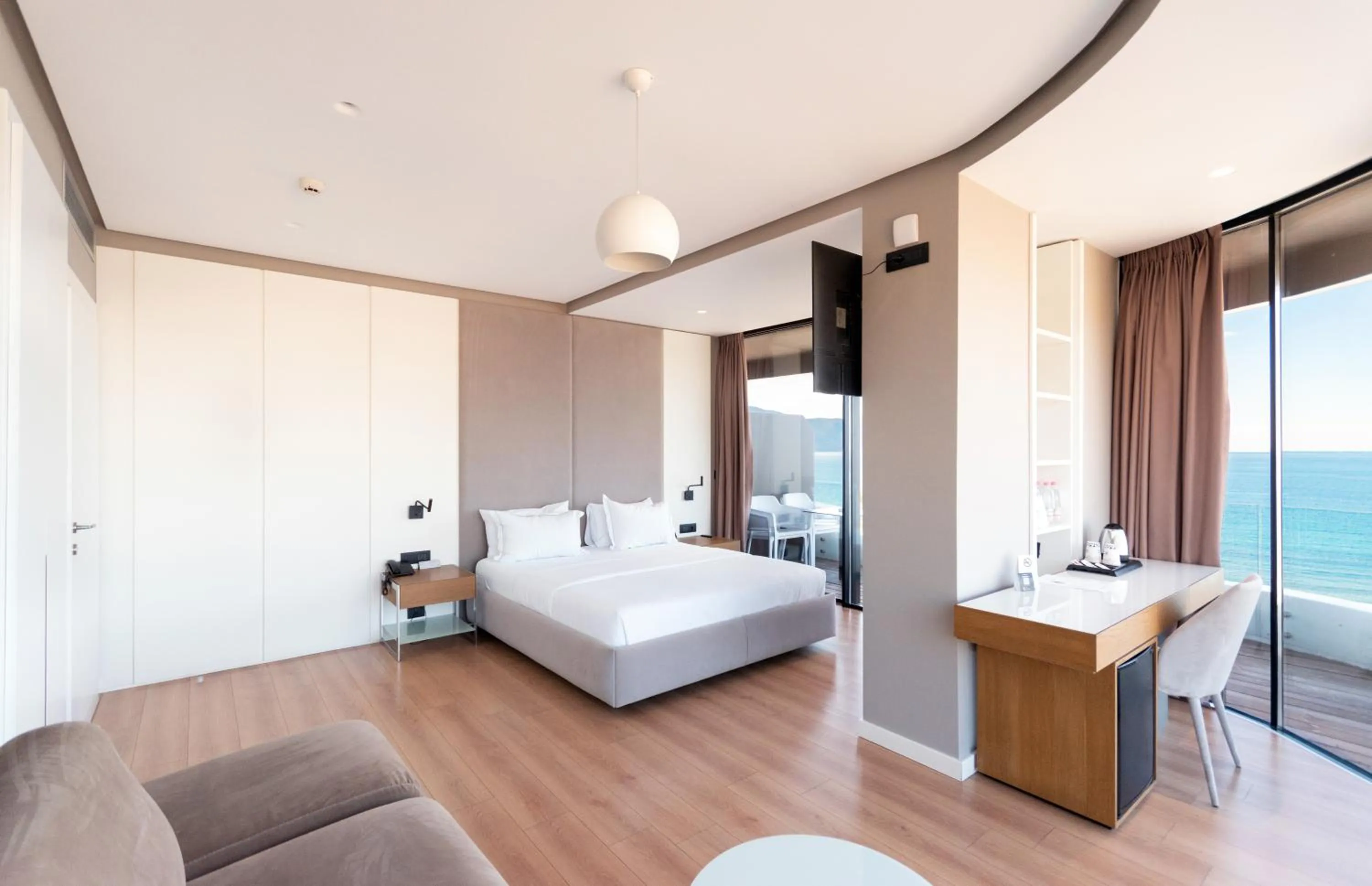 Bedroom, Bed in Yacht Hotel