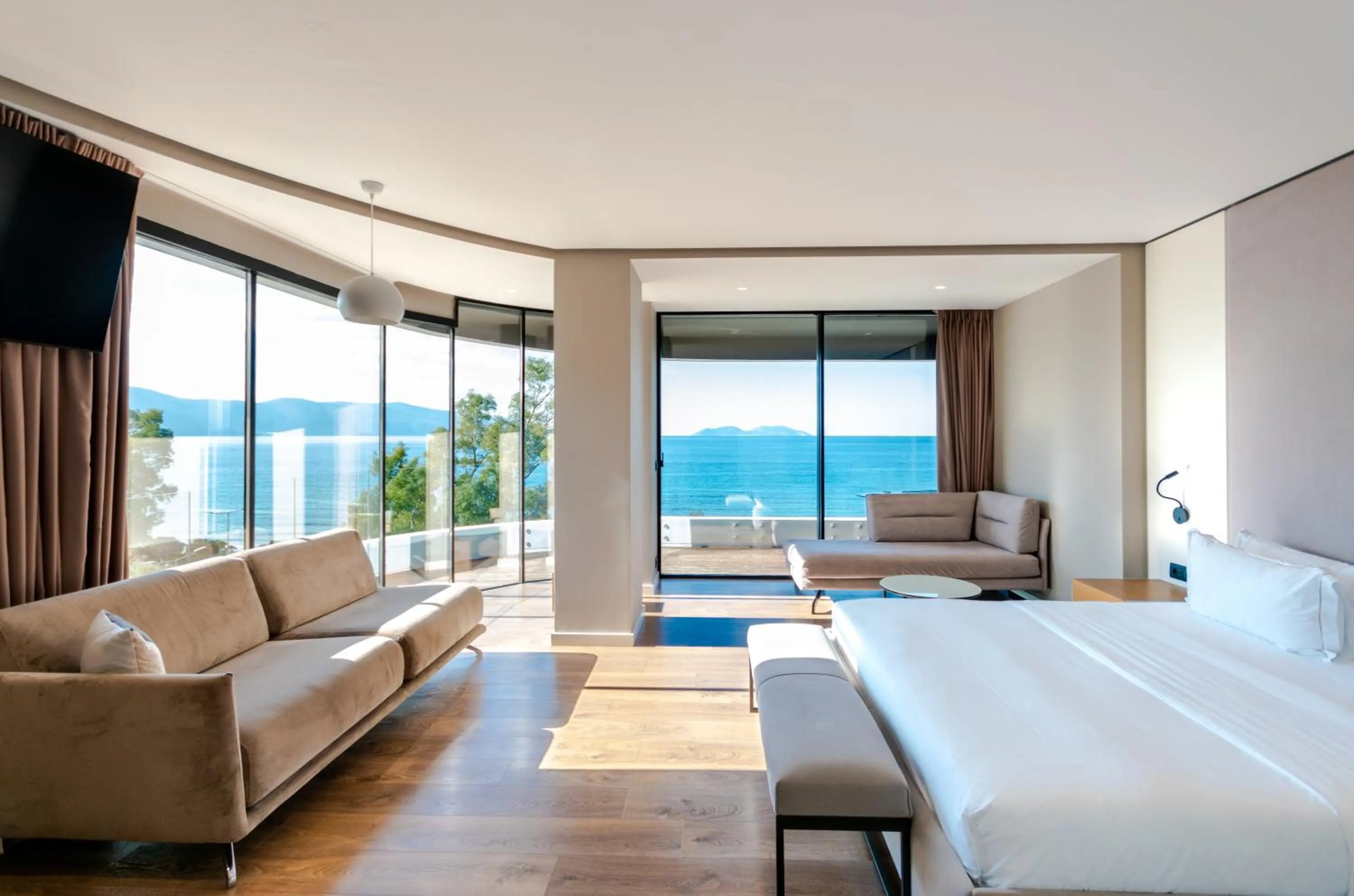 Bedroom, Bed in Yacht Hotel