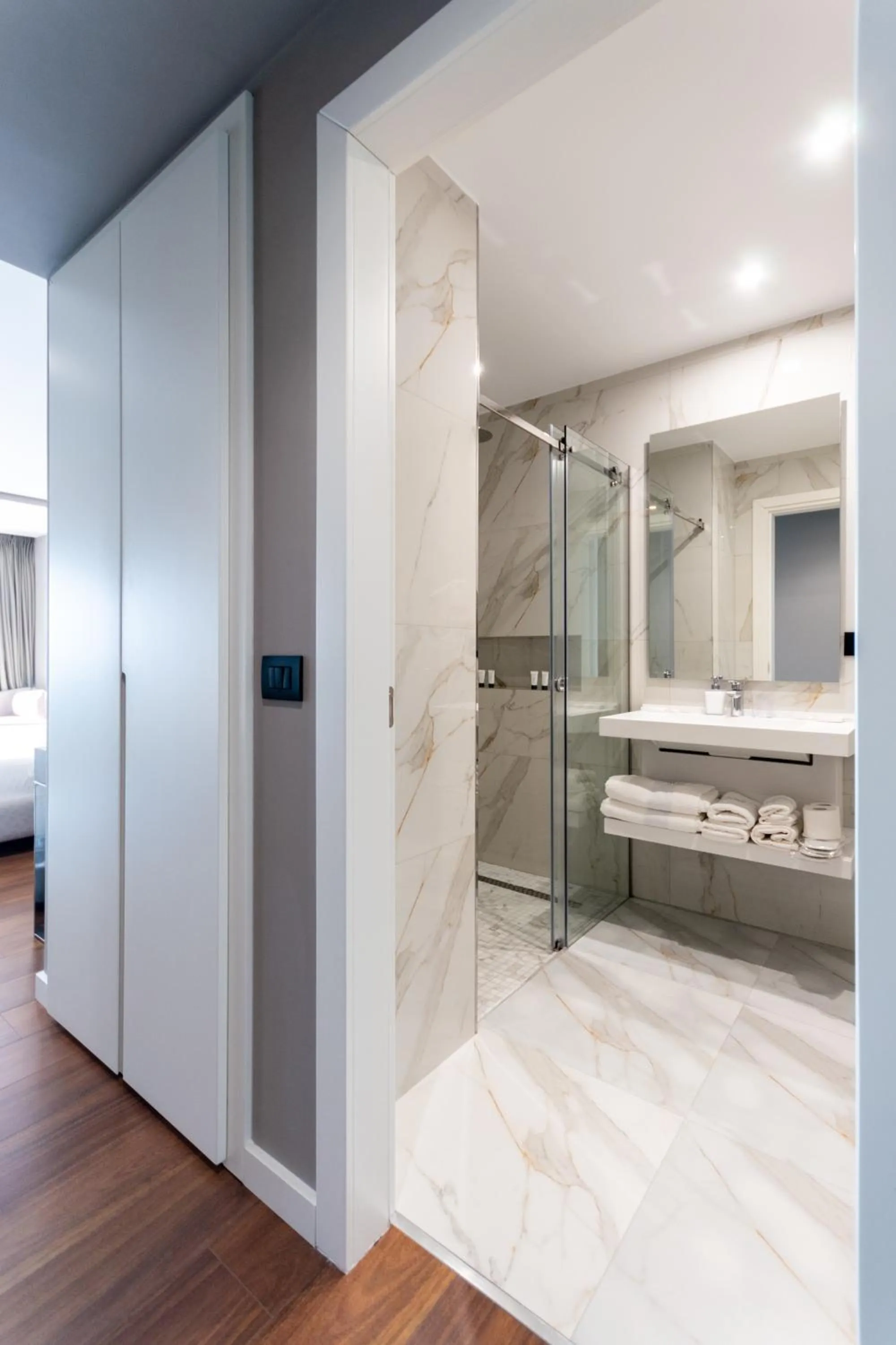 Shower in Yacht Hotel