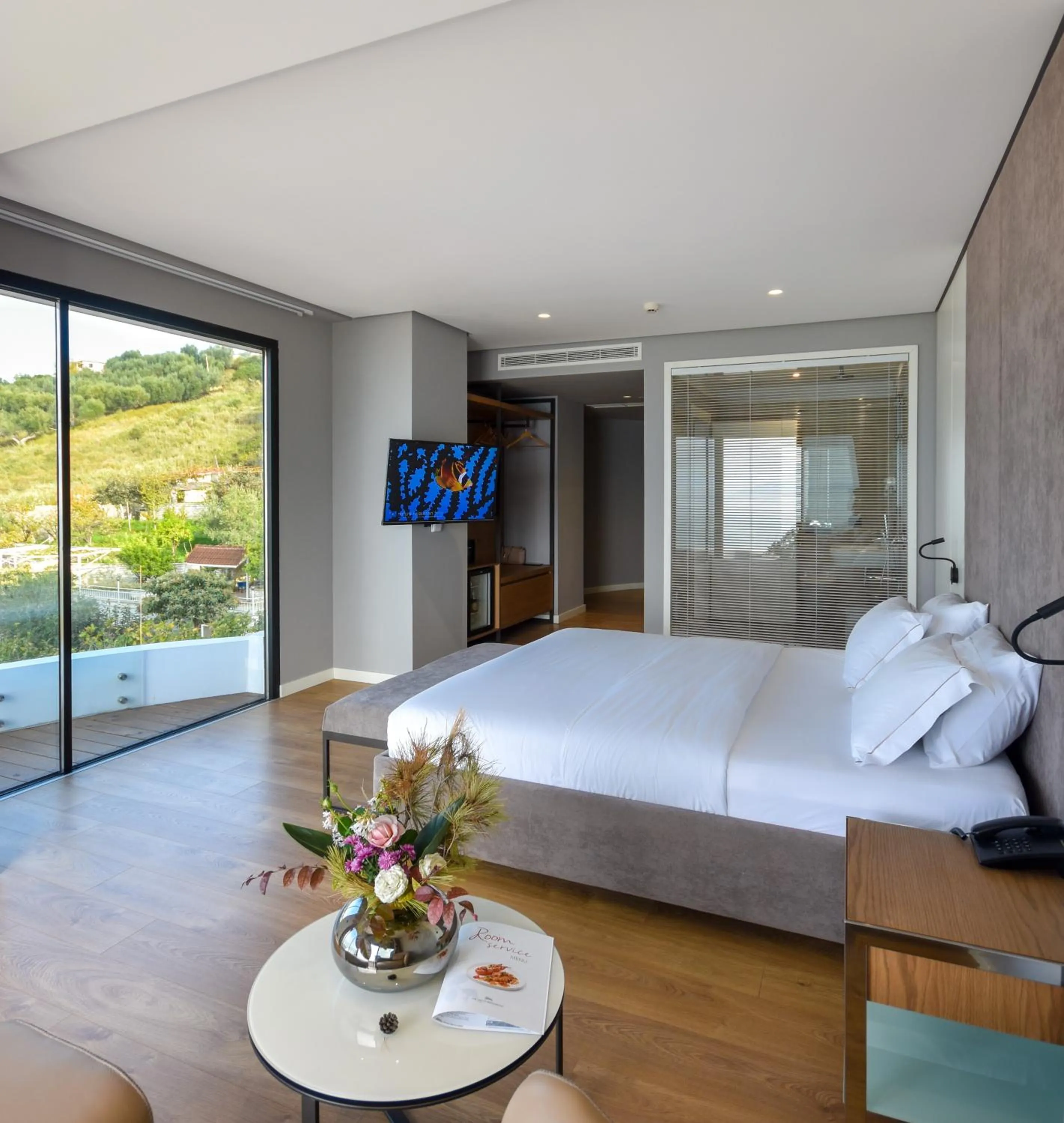 TV and multimedia, Bed in Yacht Hotel