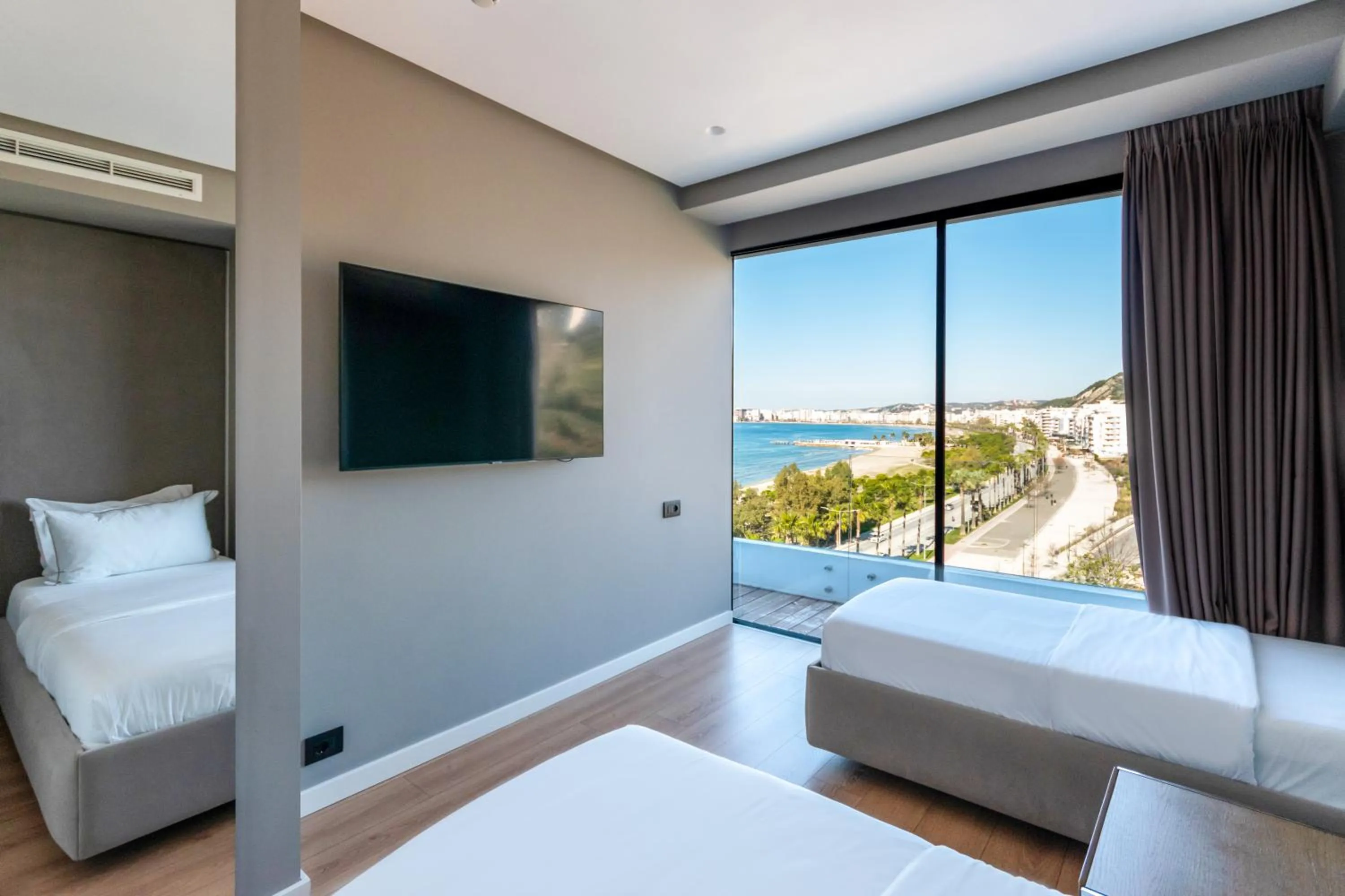 TV and multimedia, Bed in Yacht Hotel