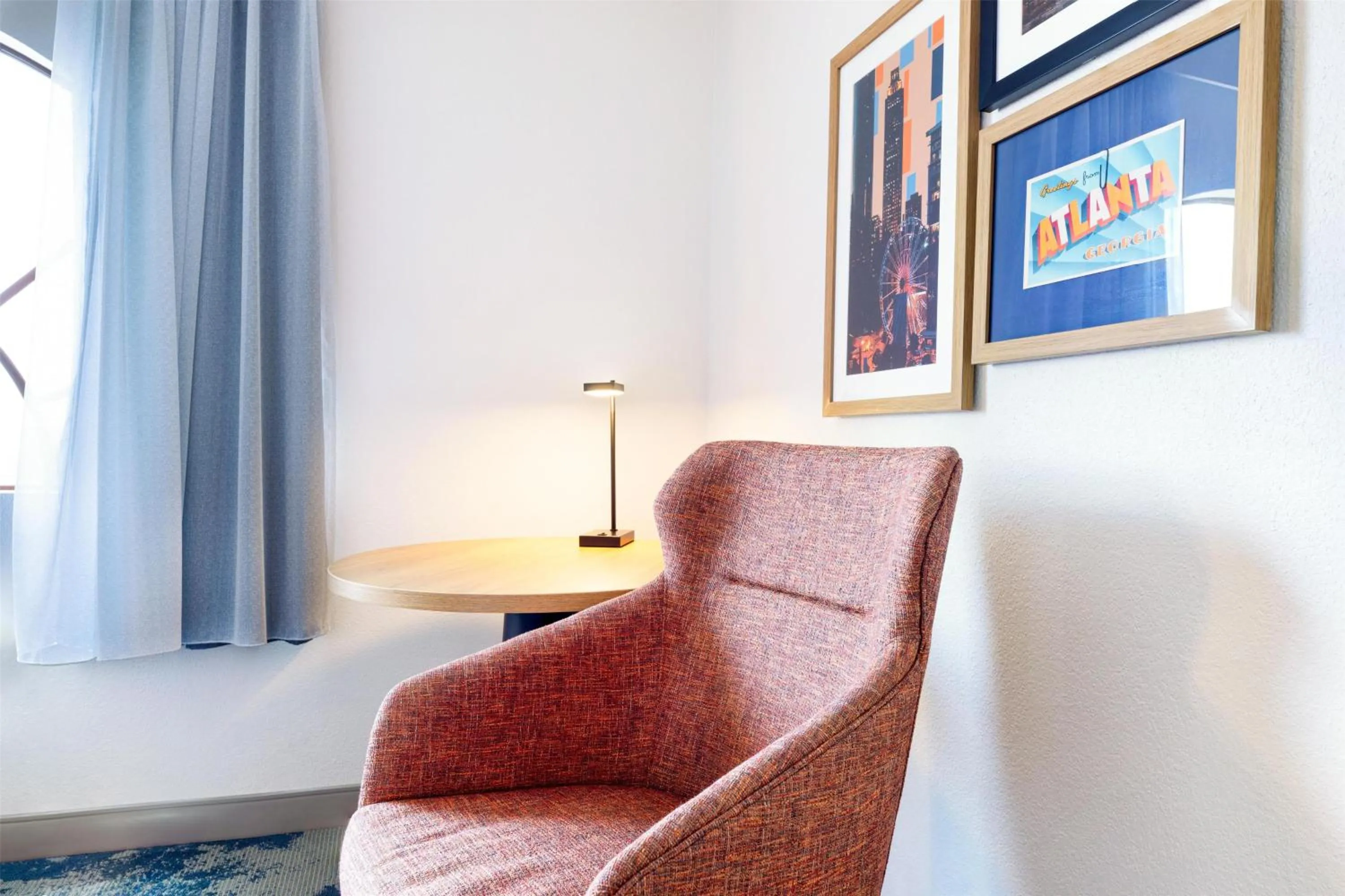 Bedroom in Hampton Inn Lawrenceville Duluth