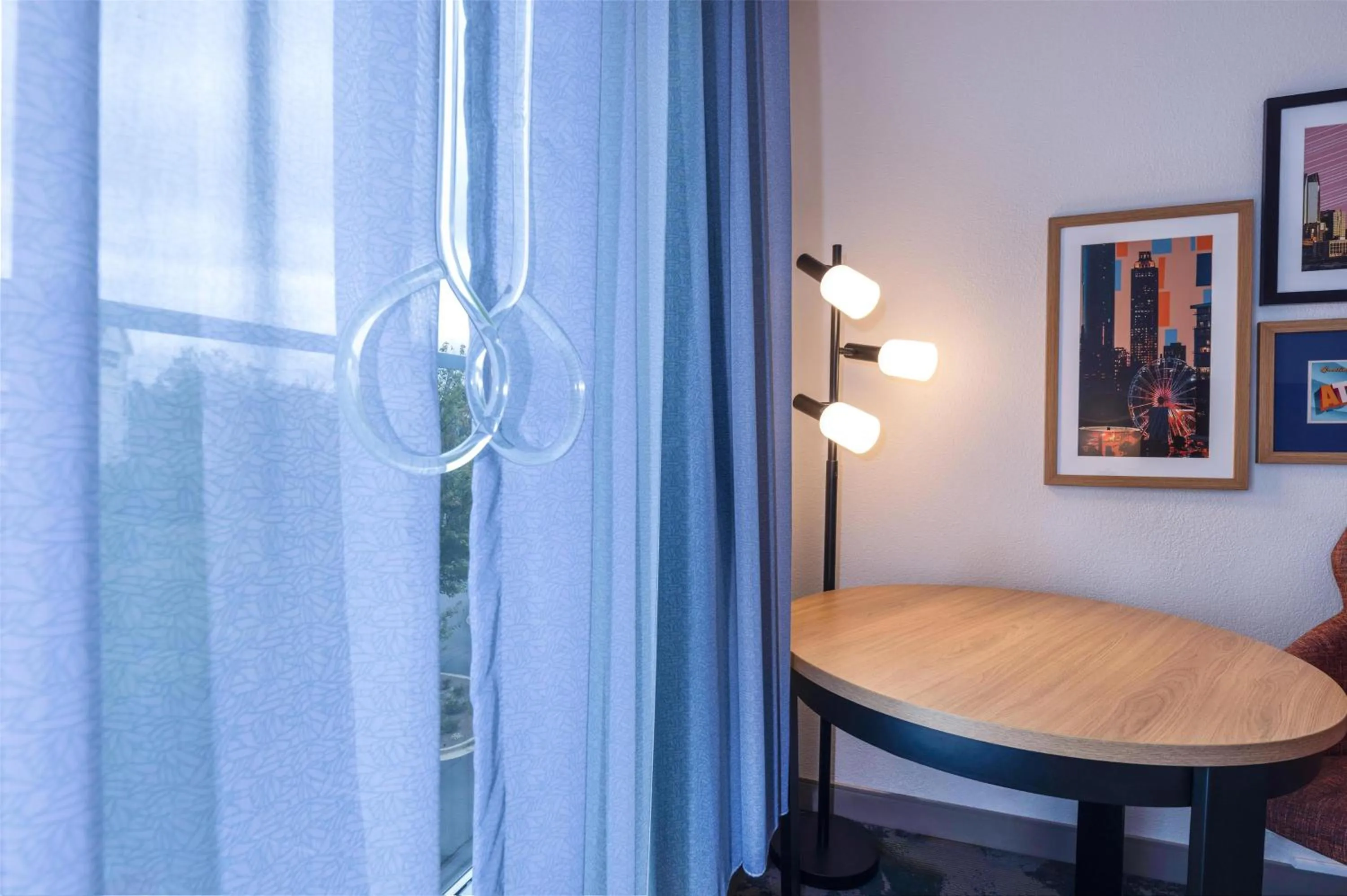 Photo of the whole room in Hampton Inn Lawrenceville Duluth