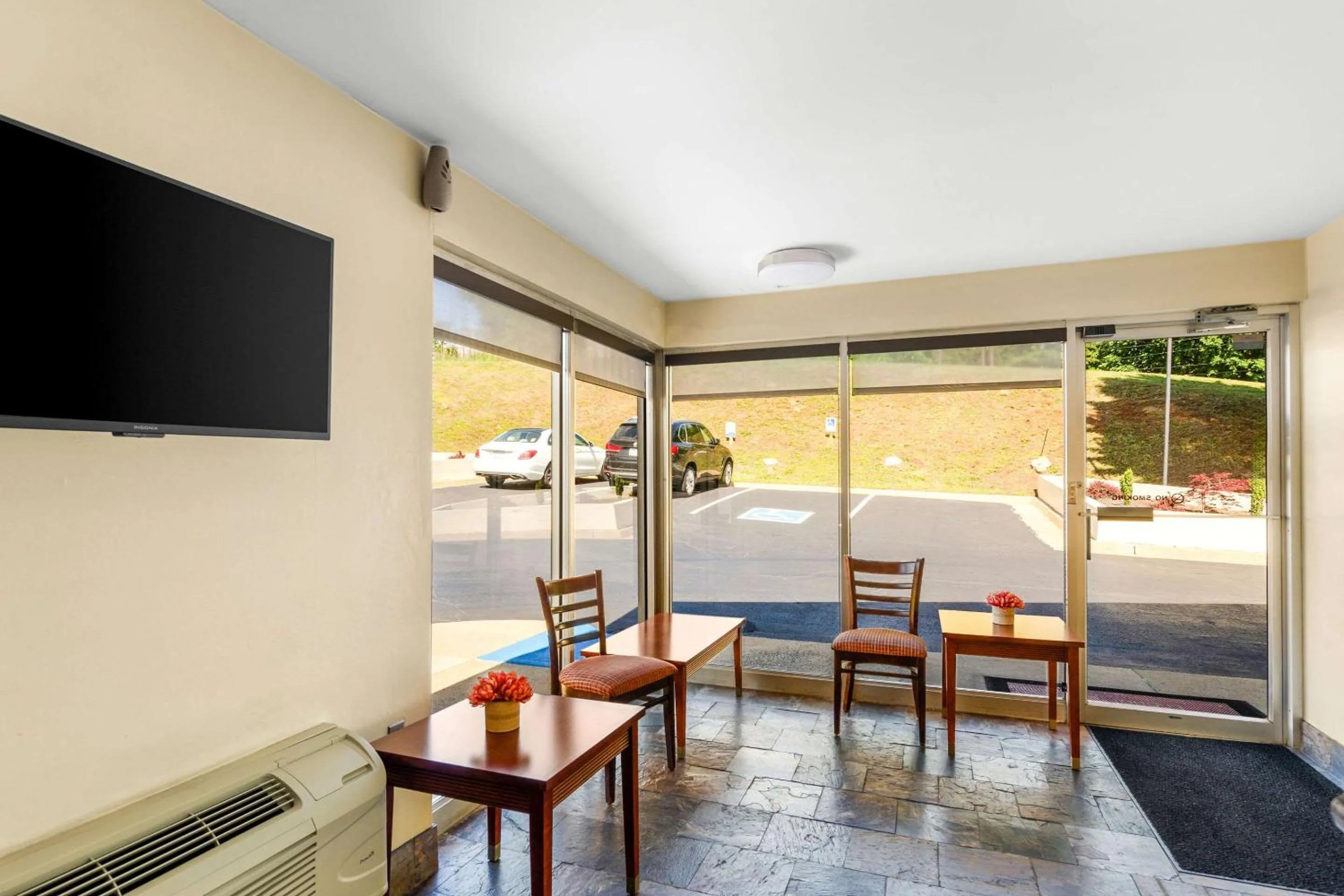 Lobby or reception in Econo Lodge Lynchburg South