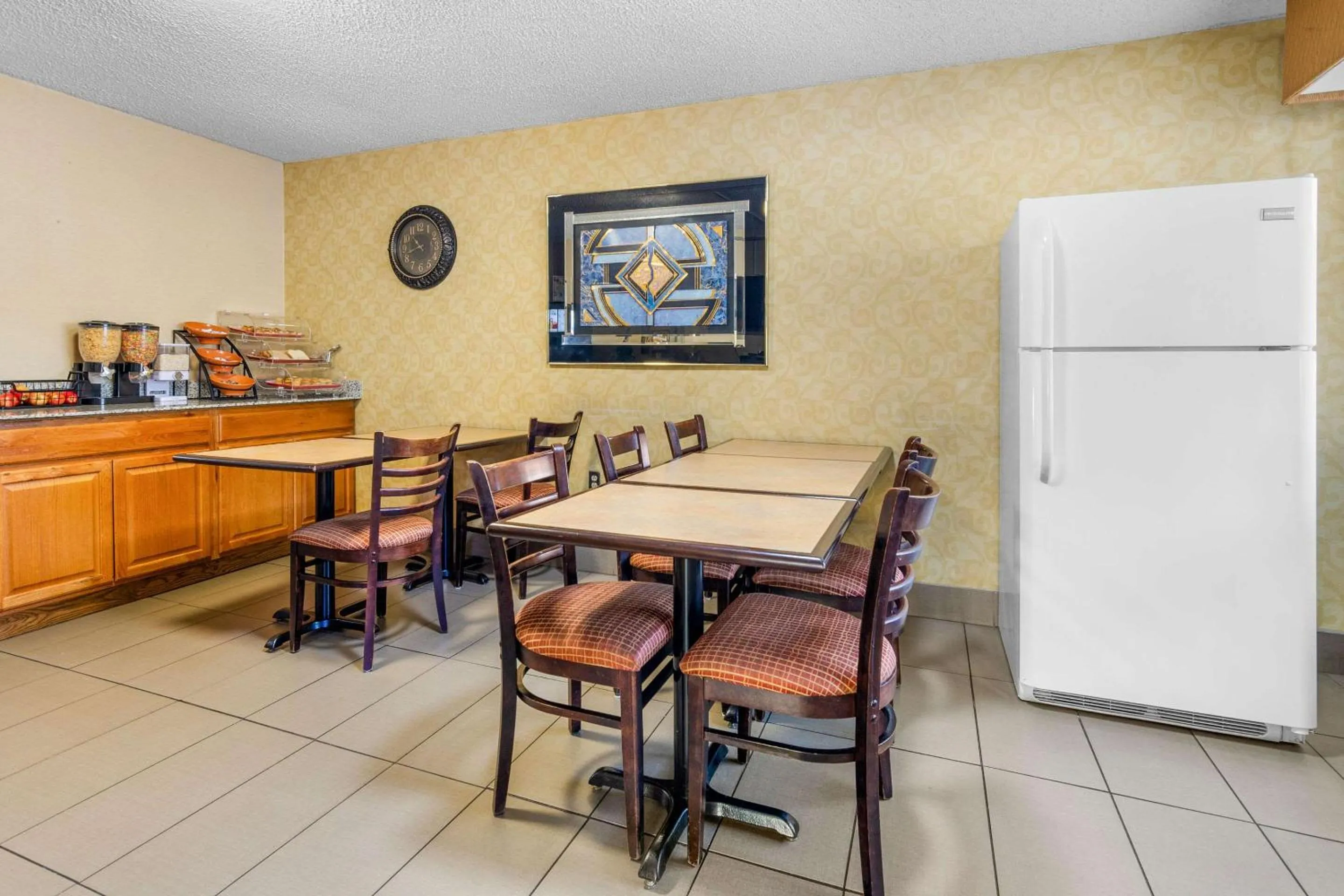 Breakfast in Econo Lodge Lynchburg South