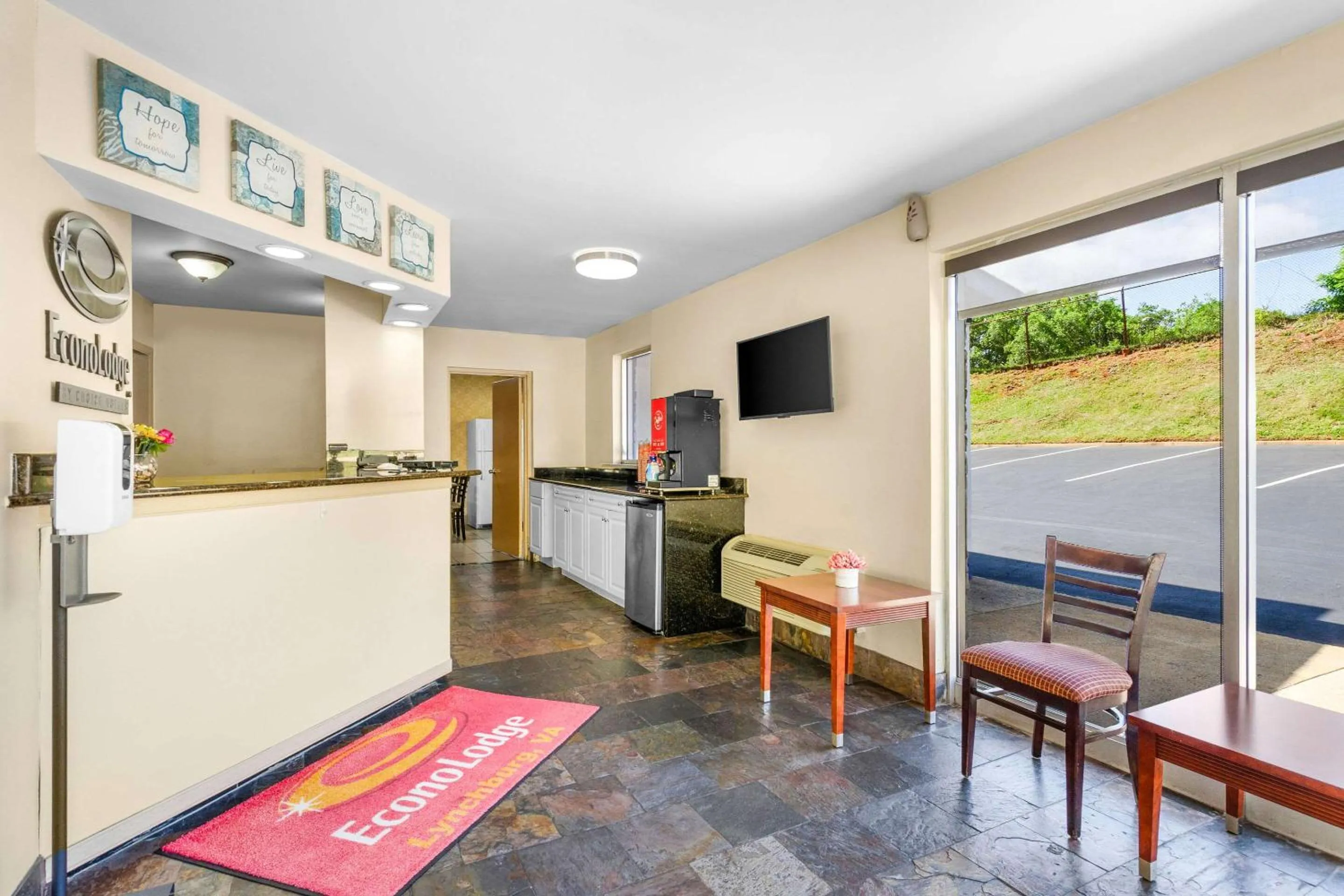 Lobby or reception in Econo Lodge Lynchburg South