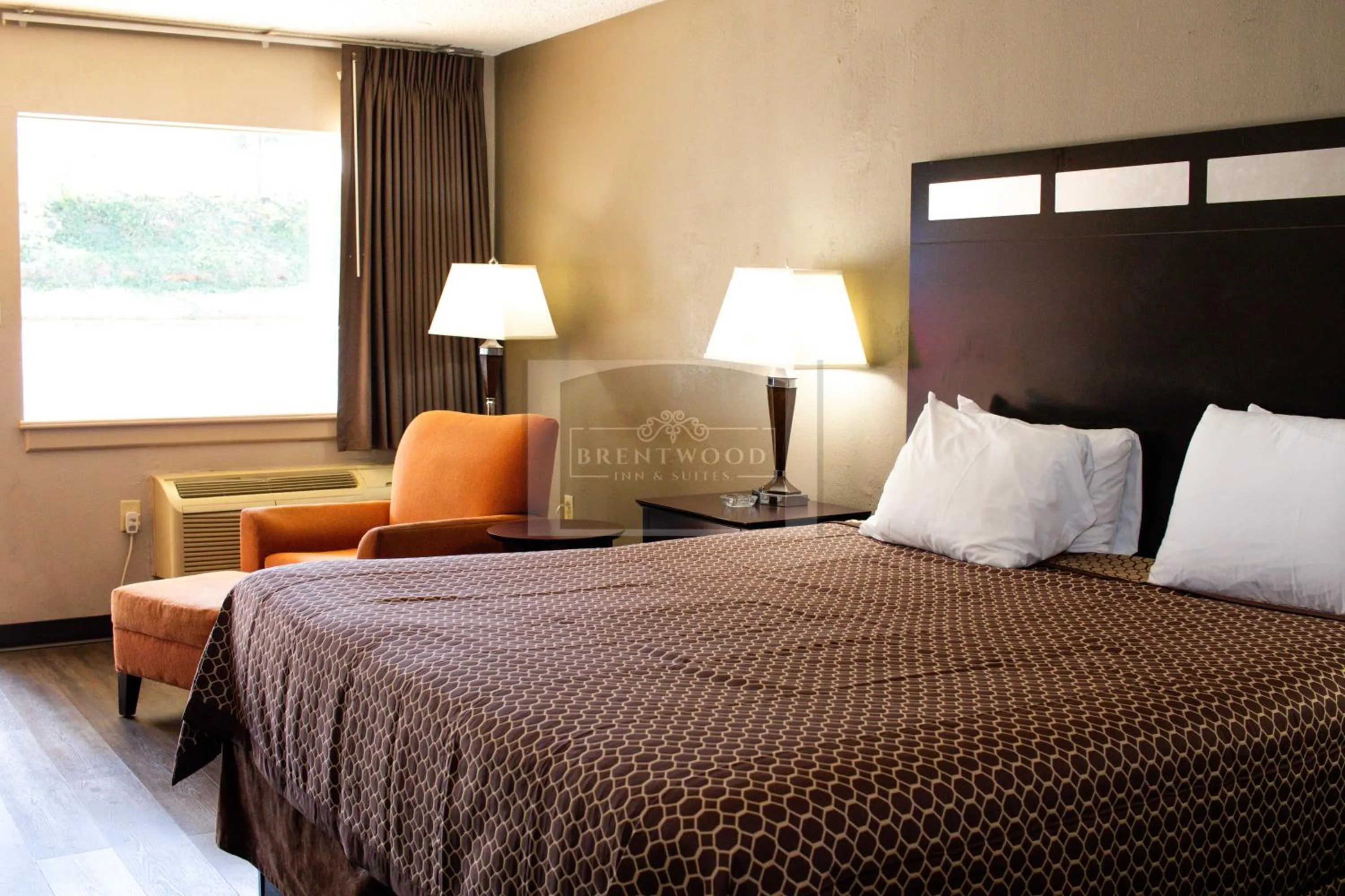 Bed in Brentwood inn & Suites - Lynchburg