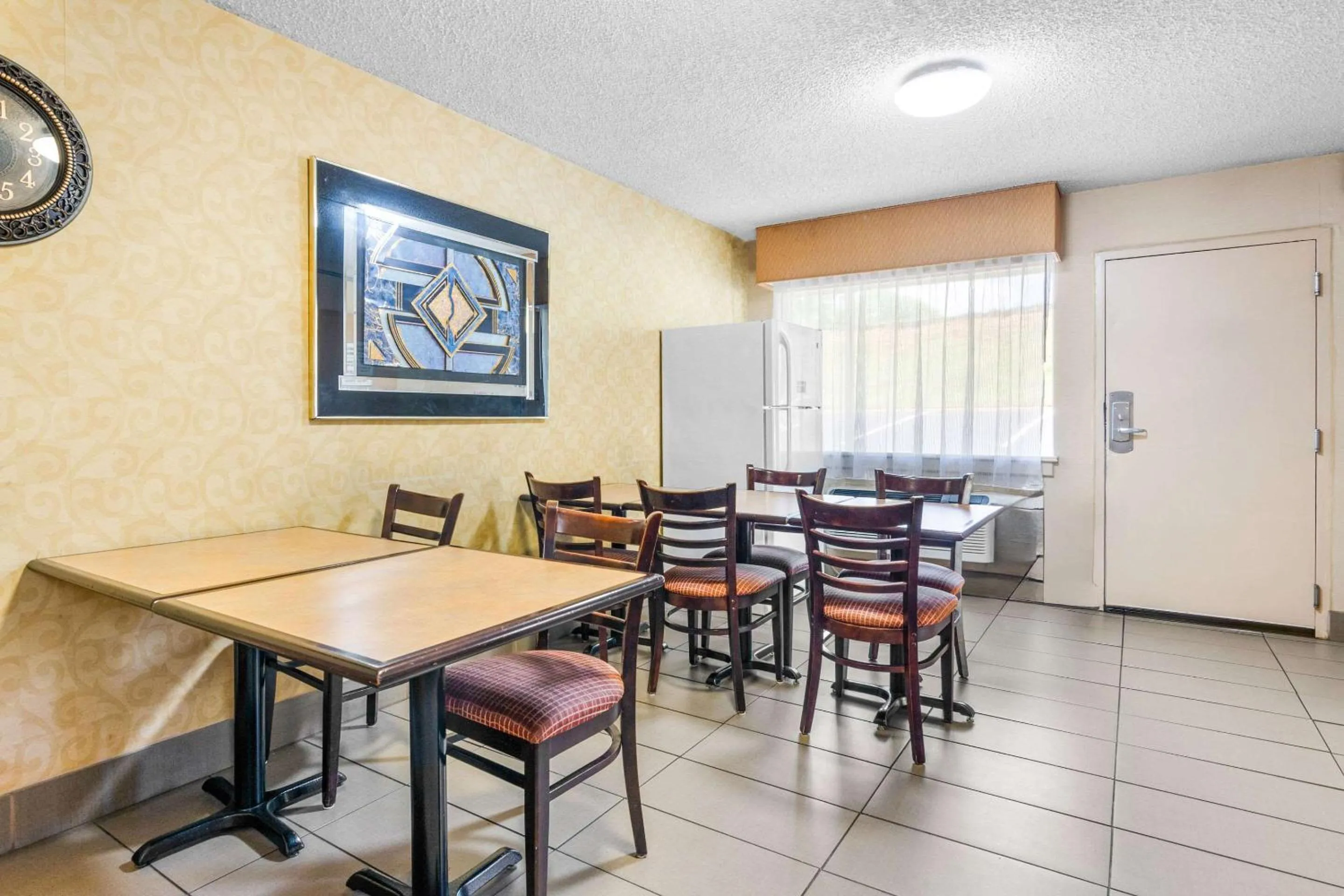 Breakfast in Econo Lodge Lynchburg South