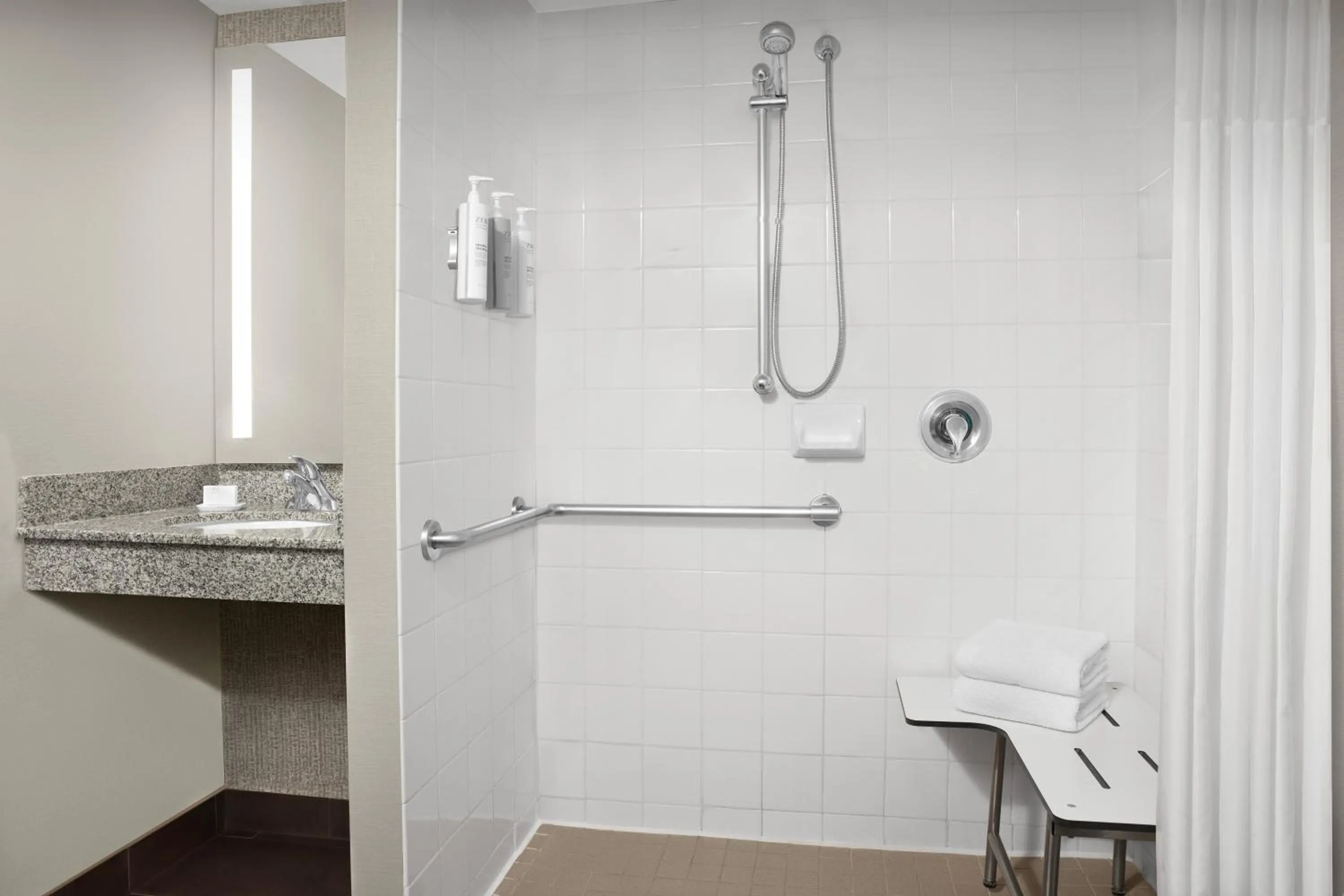 Shower in Hilton Garden Inn Hoffman Estates